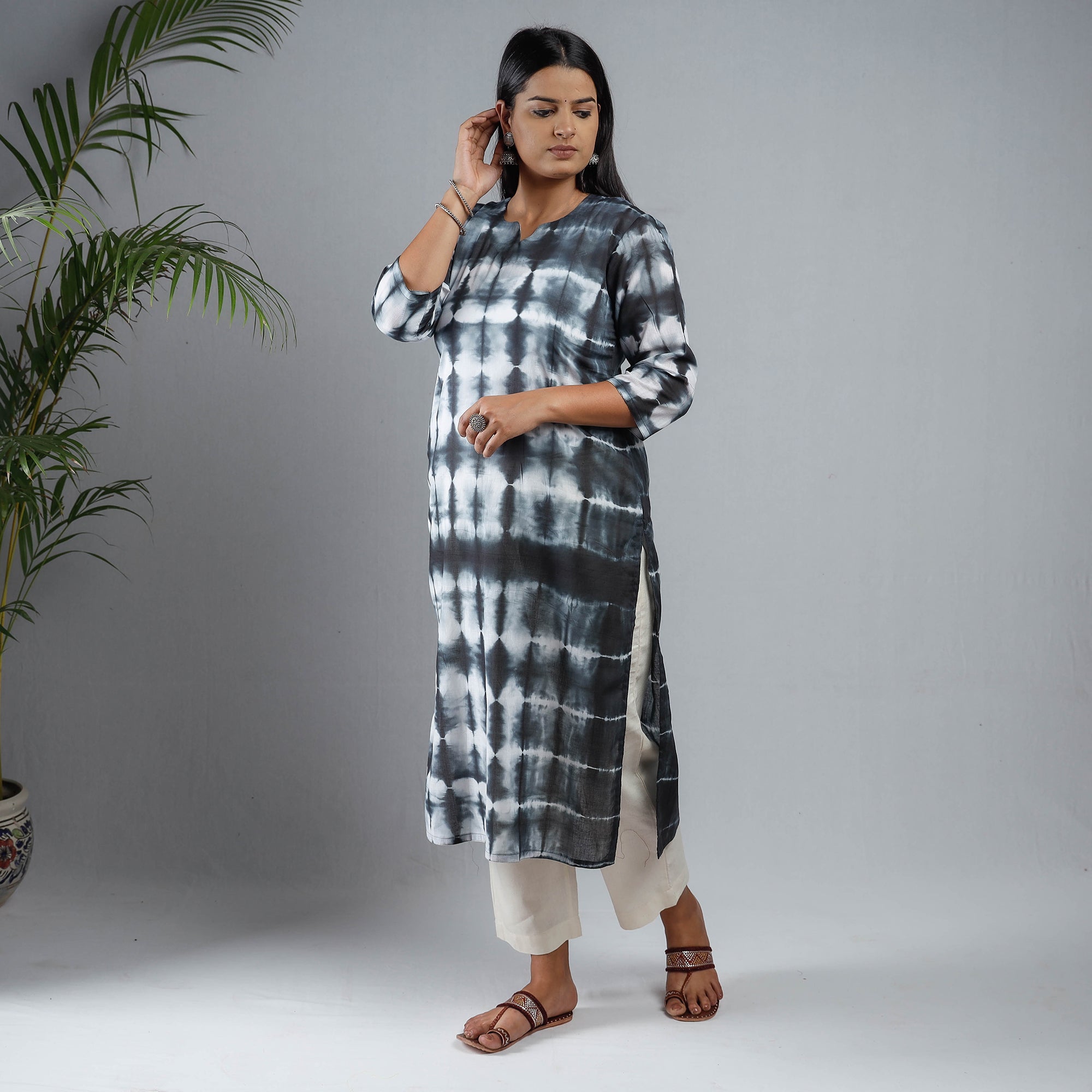 ITOKRI CASUALS Black & White - Shibori Tie-Dye Mul Cotton Long Kurta - view 2