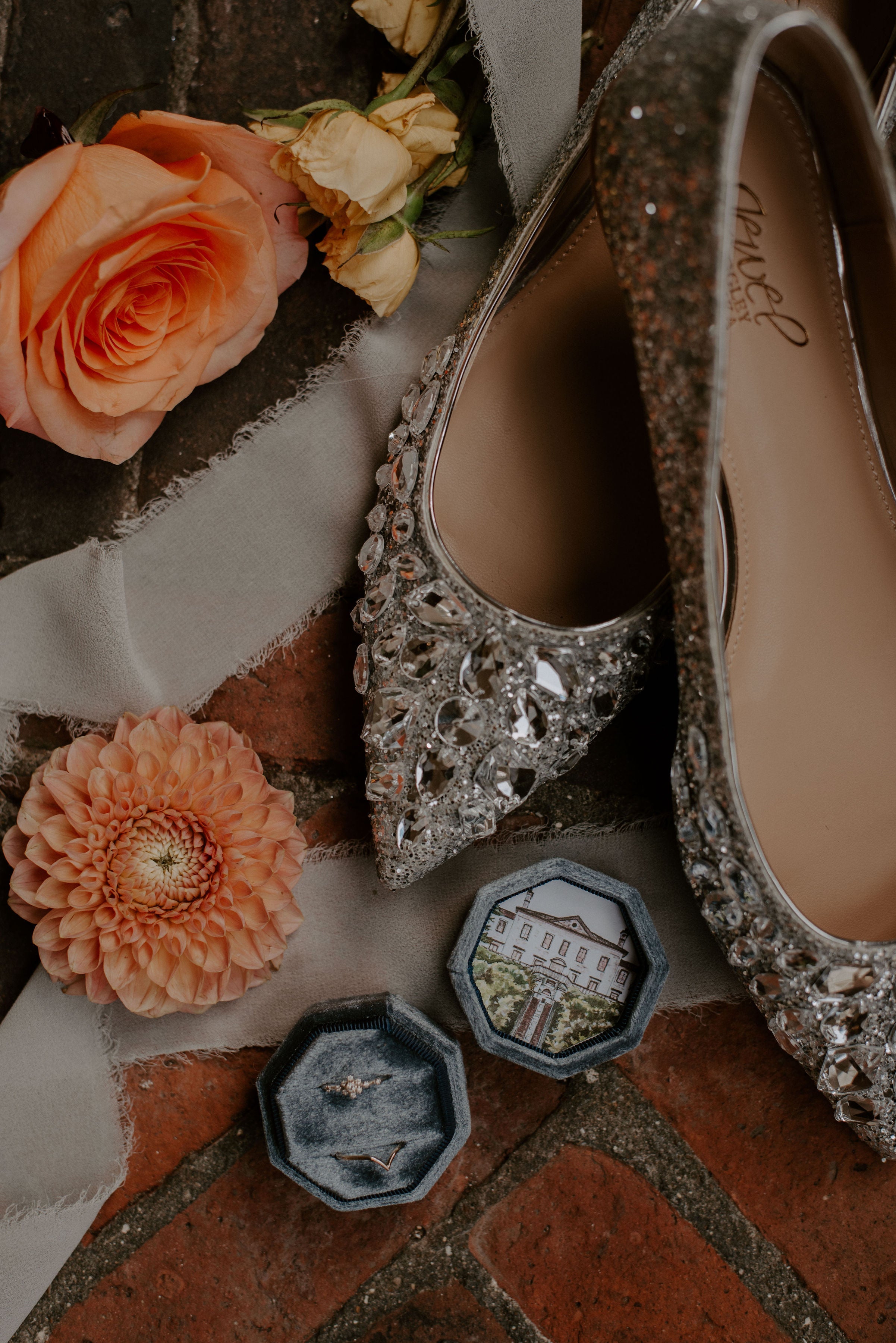fiftyflowers.com A Romantic Museum Wedding with Bright DIY Flowers - view 13