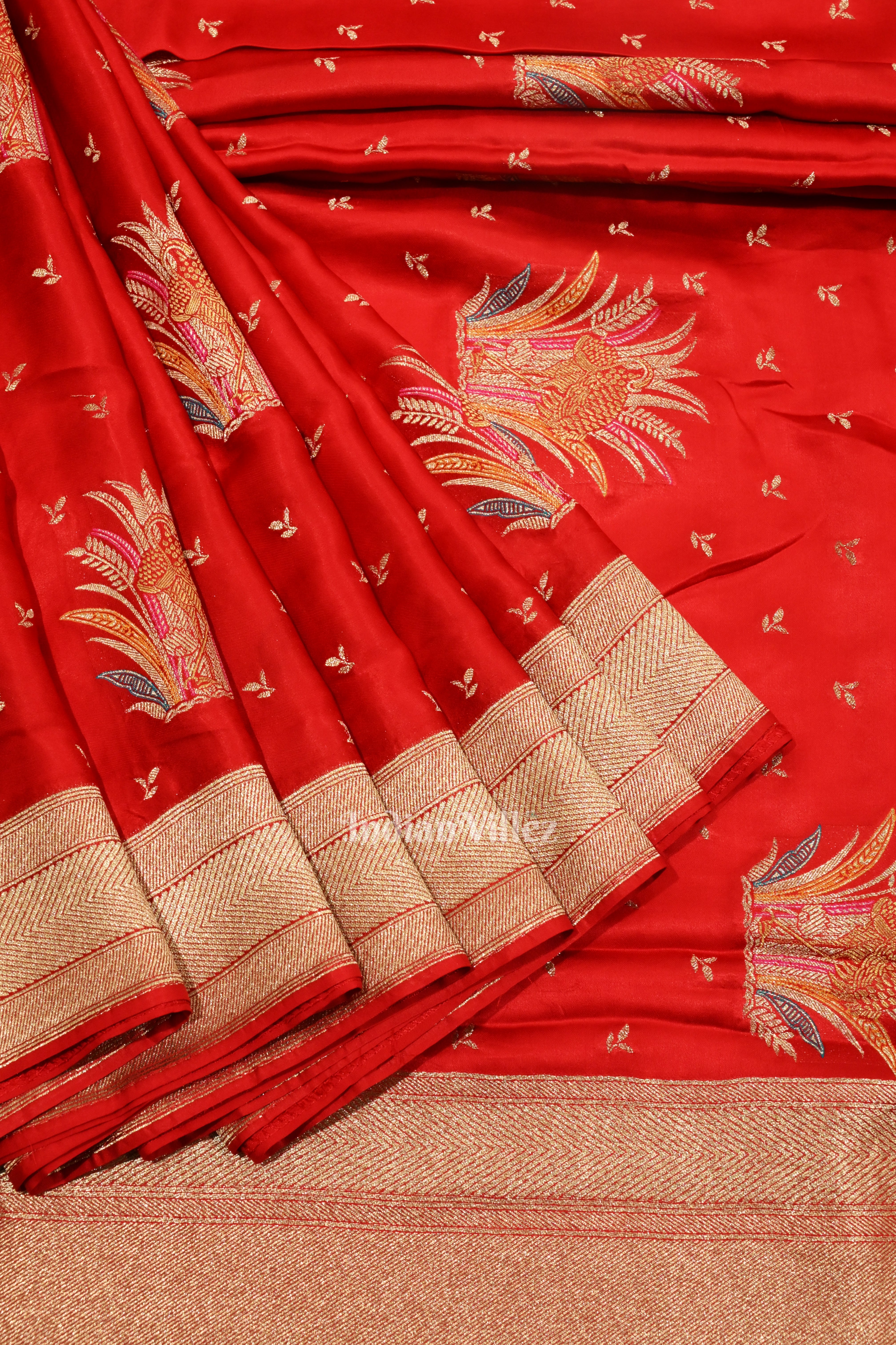 IndianVillèz Deep Red Mashru Satin Satin Silk Banarasi Saree