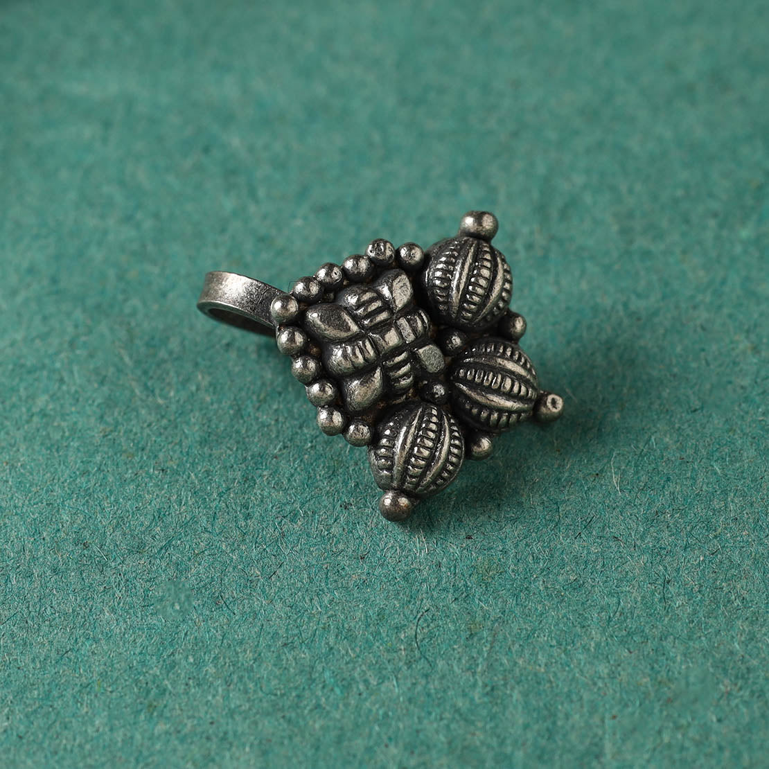 HAVELI CHRONICLES Antique Padma Sterling Silver Nosepin - view 2