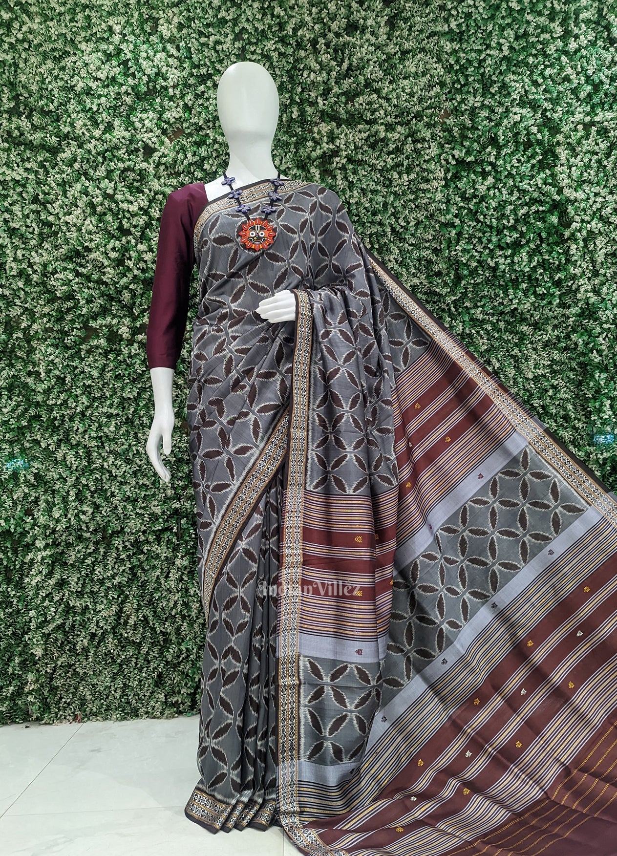 IndianVillèz Cement Gray Maroon Floral Motif Sambalpuri Silk Saree