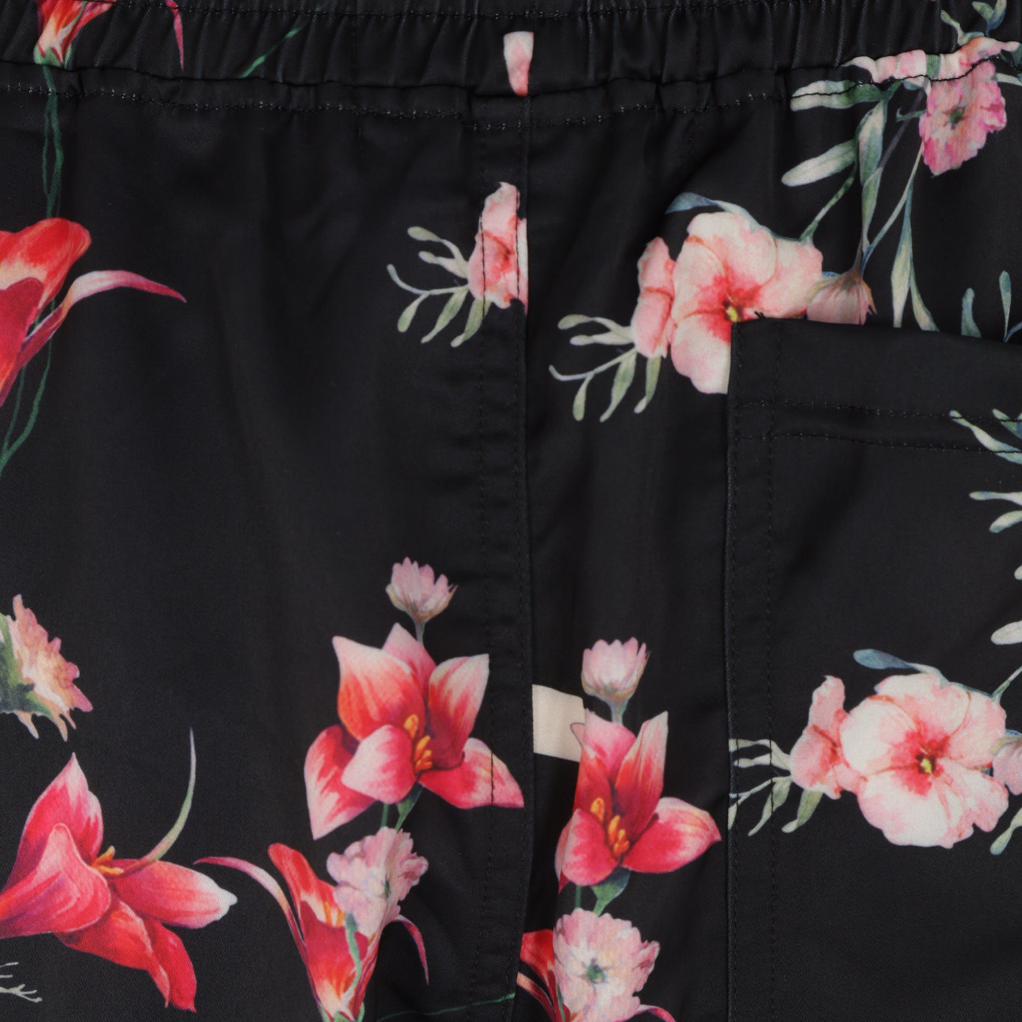 Represent | FLORAL SHORTS { BLACK - view 3