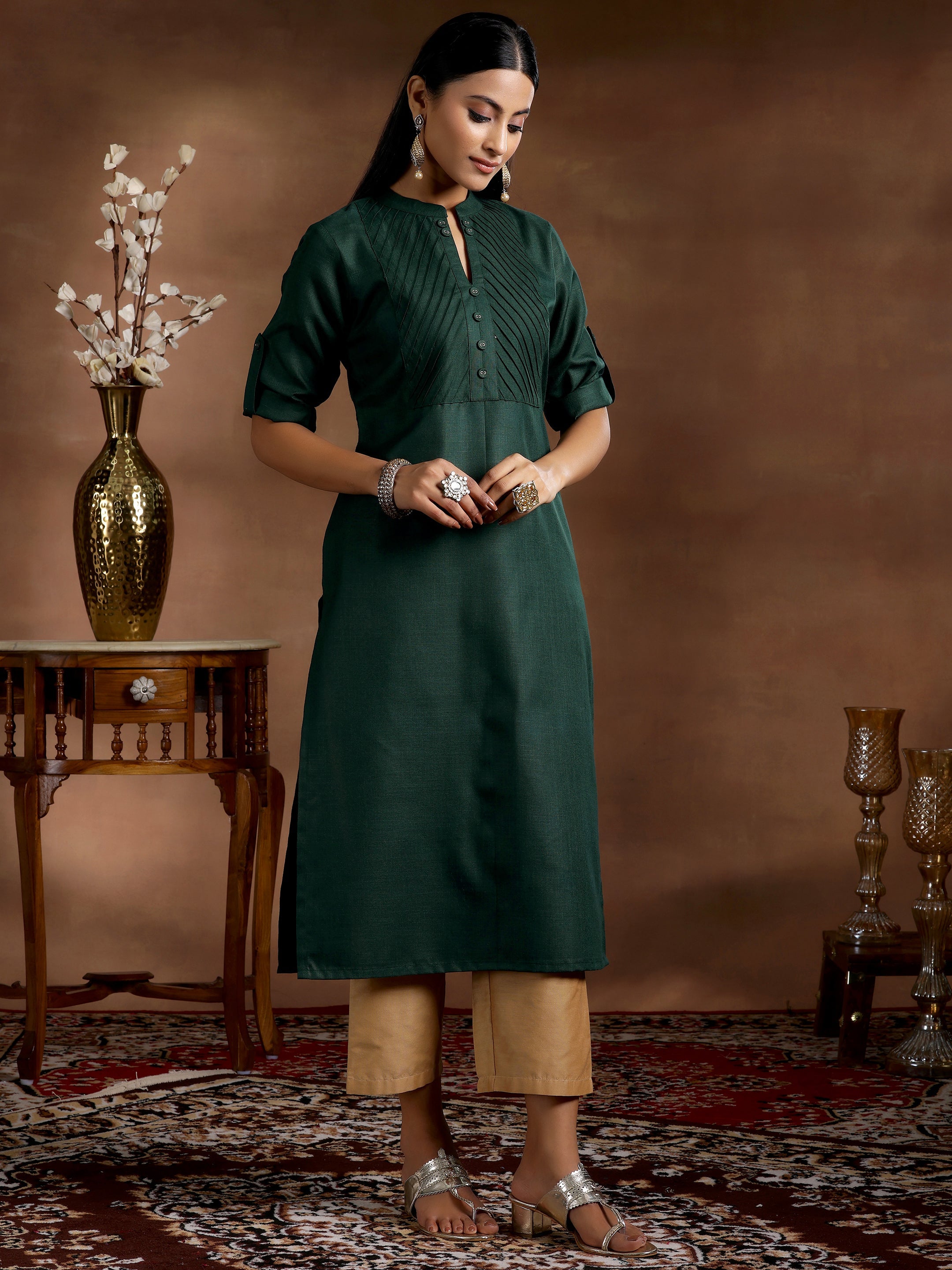 Libas Green Solid Cotton Blend Straight Kurta - view 3