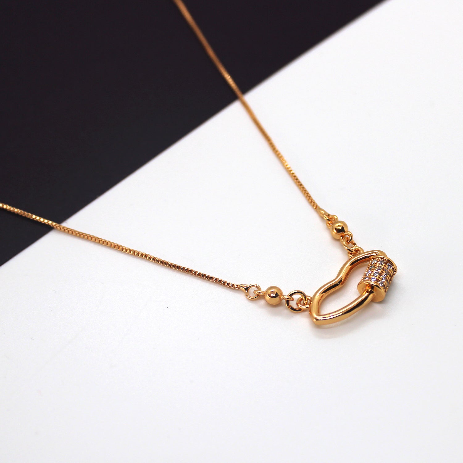 Branta Diamond Lips Necklace For Women - view 2