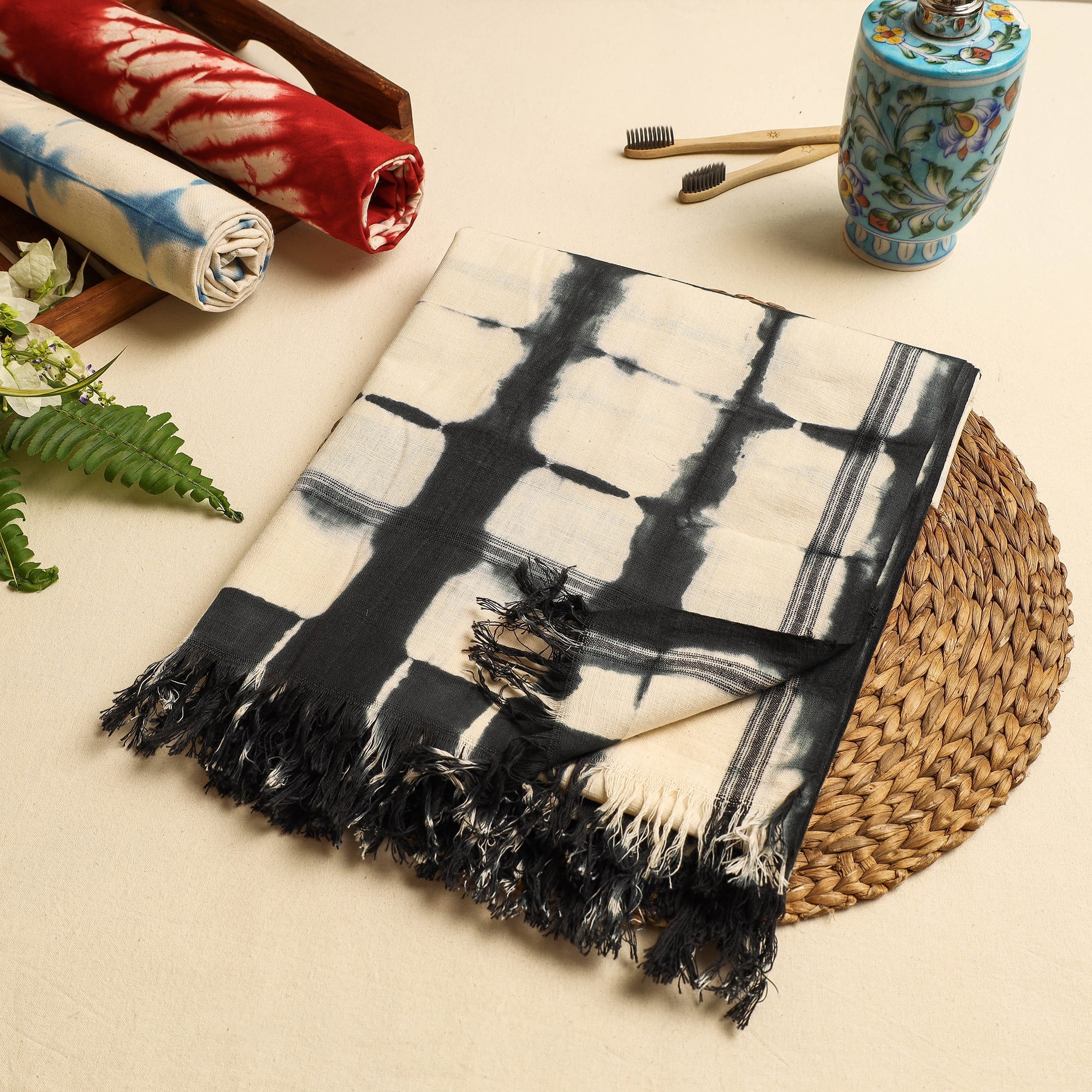 HAVELI CHRONICLES Black - Shibori Tie-dye Cotton Bath Towel