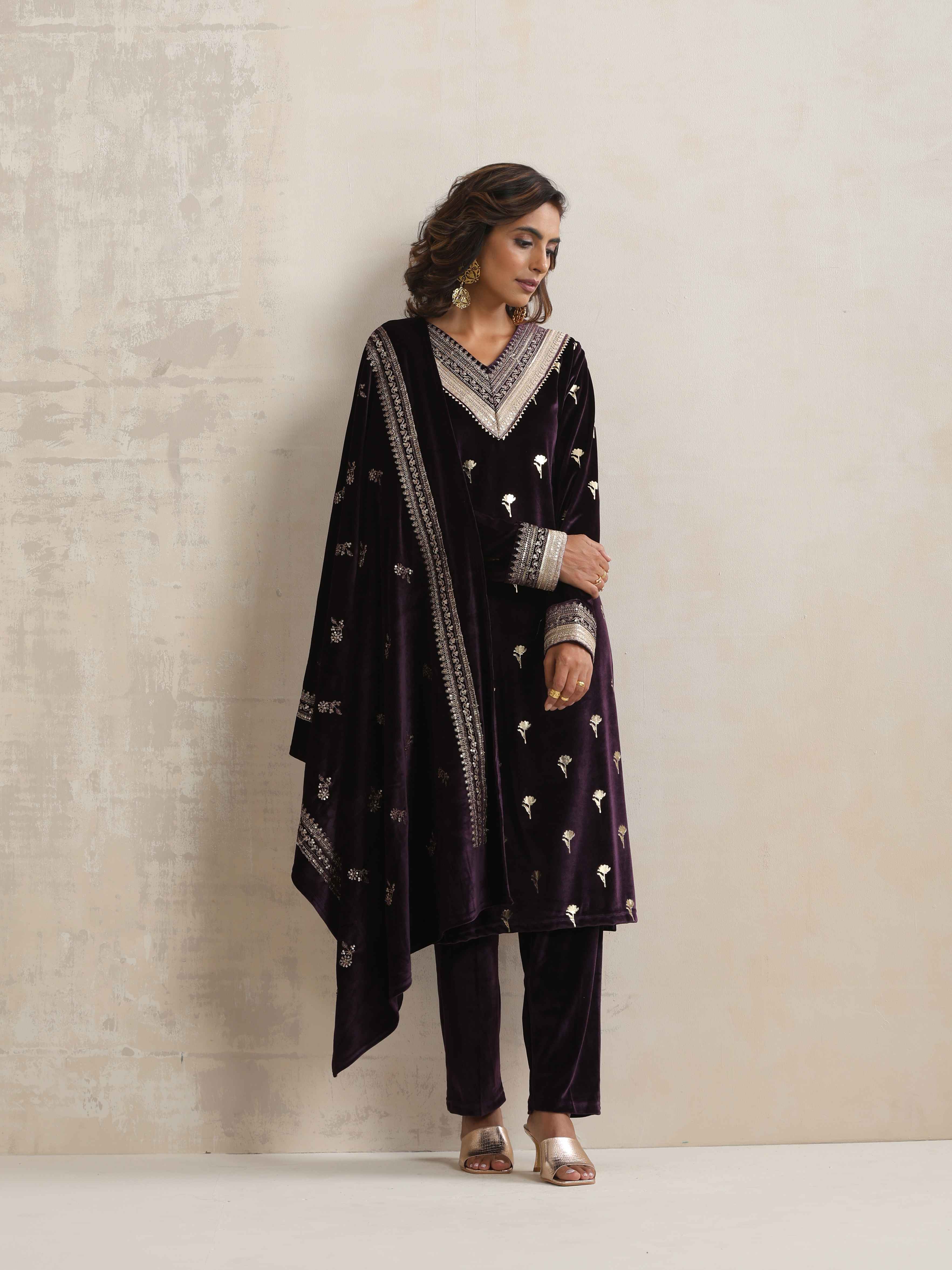 trueBrowns Wine Velvet Floral Embroidered Kurta Pant Dupatta Set - view 2