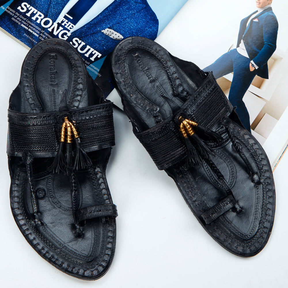 KORAKARI Black Handstitched Leather Kolhapuri Men Slipper