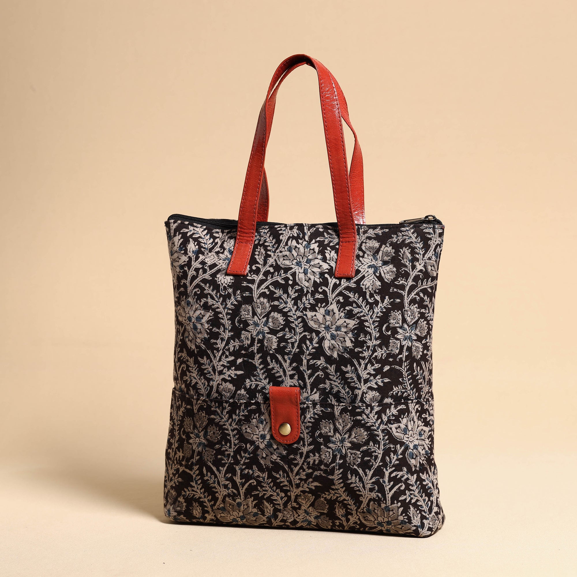 ASALKAAR Black - Handcrafted Kalamkari Block Printed Hand Bag with Leather Handle - view 2
