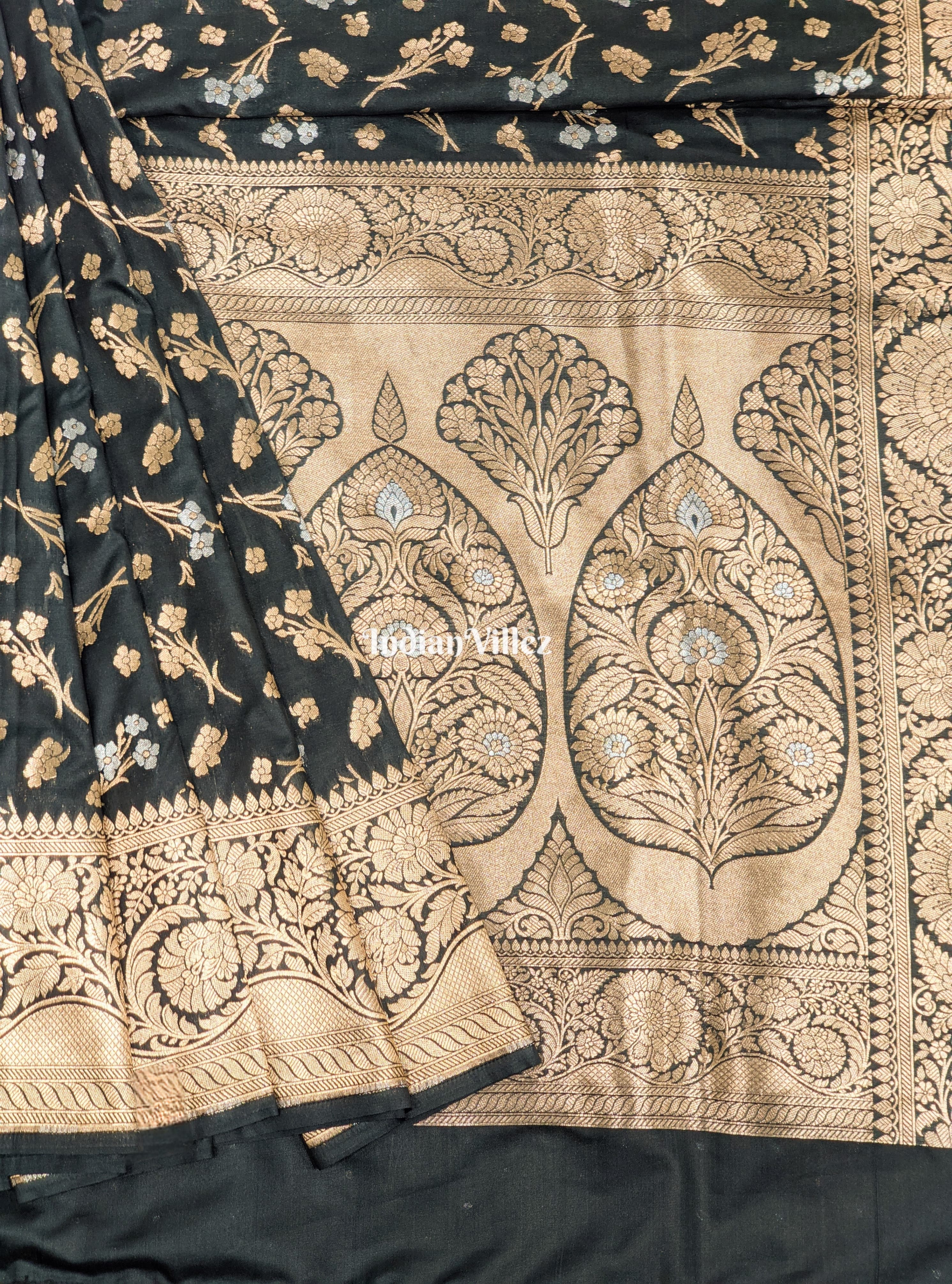 IndianVillèz Green Floral Design Pure Banarasi Katan Saree