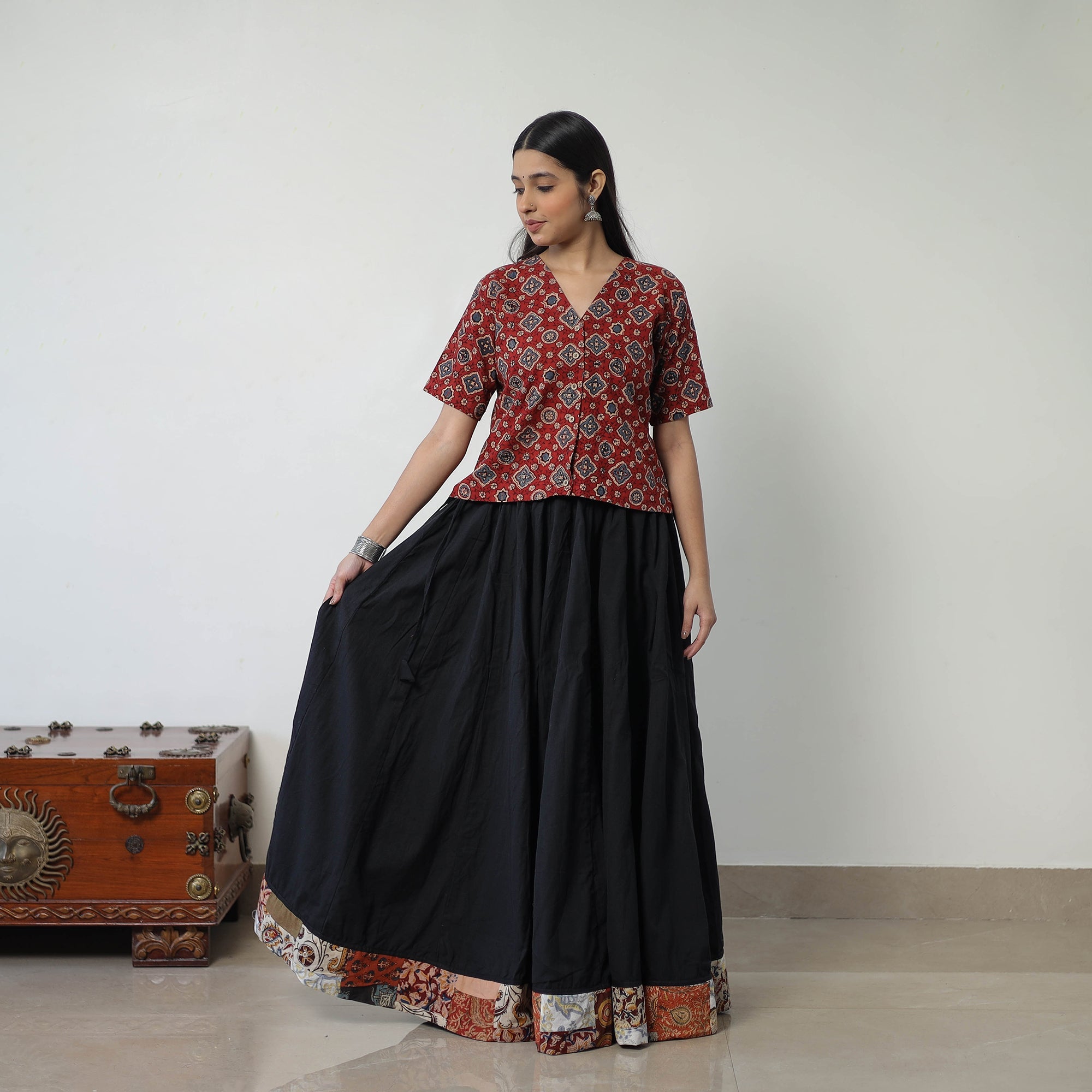 NOORI BAZAR 24 Kali Plain Cotton Skirt with Patchwork Border 02 - view 2
