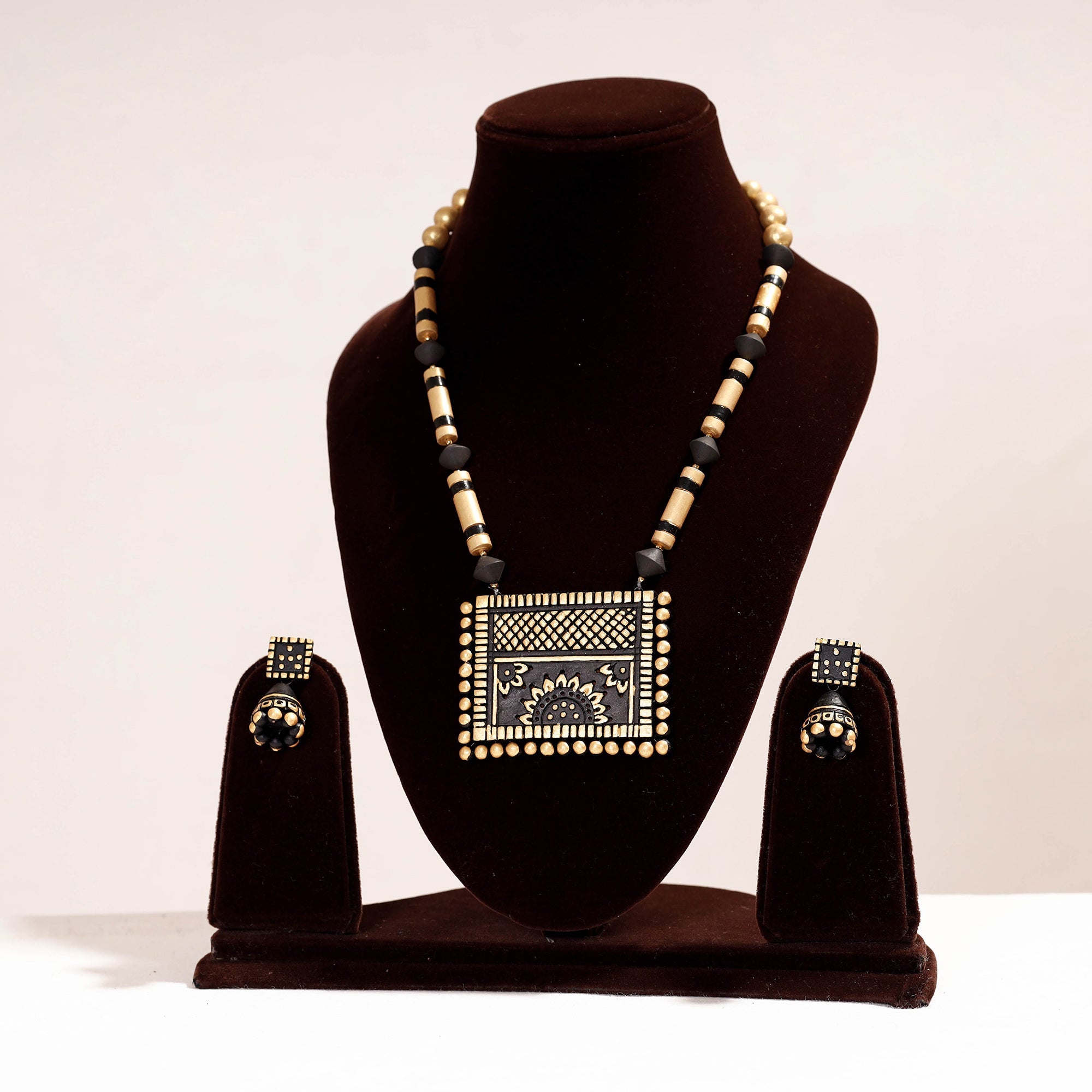 KHUSHBASH - HAPPY LOOM OF EAST Bishnupur Handpainted Terracotta Necklace Set 01