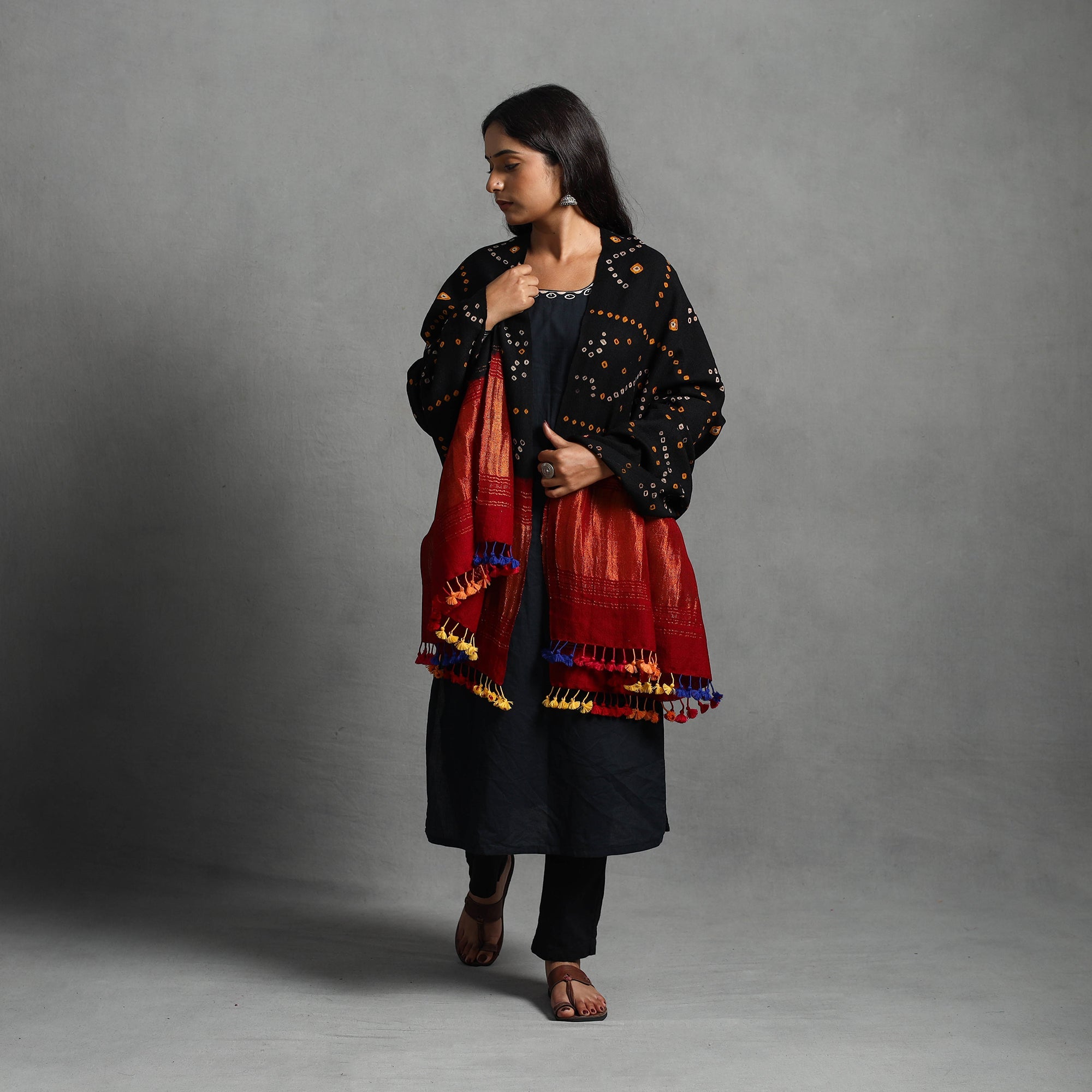 VANKAR BHIMJI KANJI Black - Kutch Zari Work Handwoven Bandhani Woolen Shawl 22 - view 2