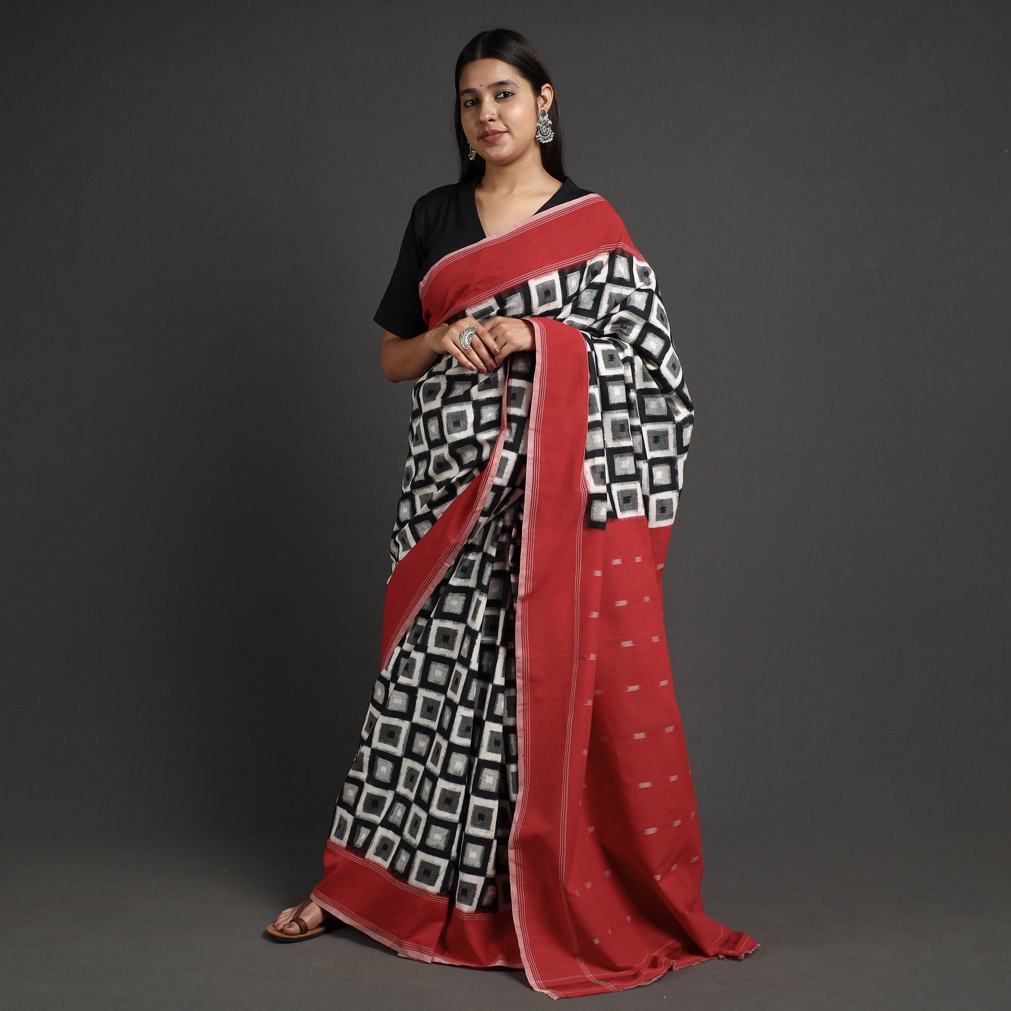 IKAT WEAVES BY EDEM CHANDANA Black - Pochampally Ikat Weave Handloom Cotton Saree