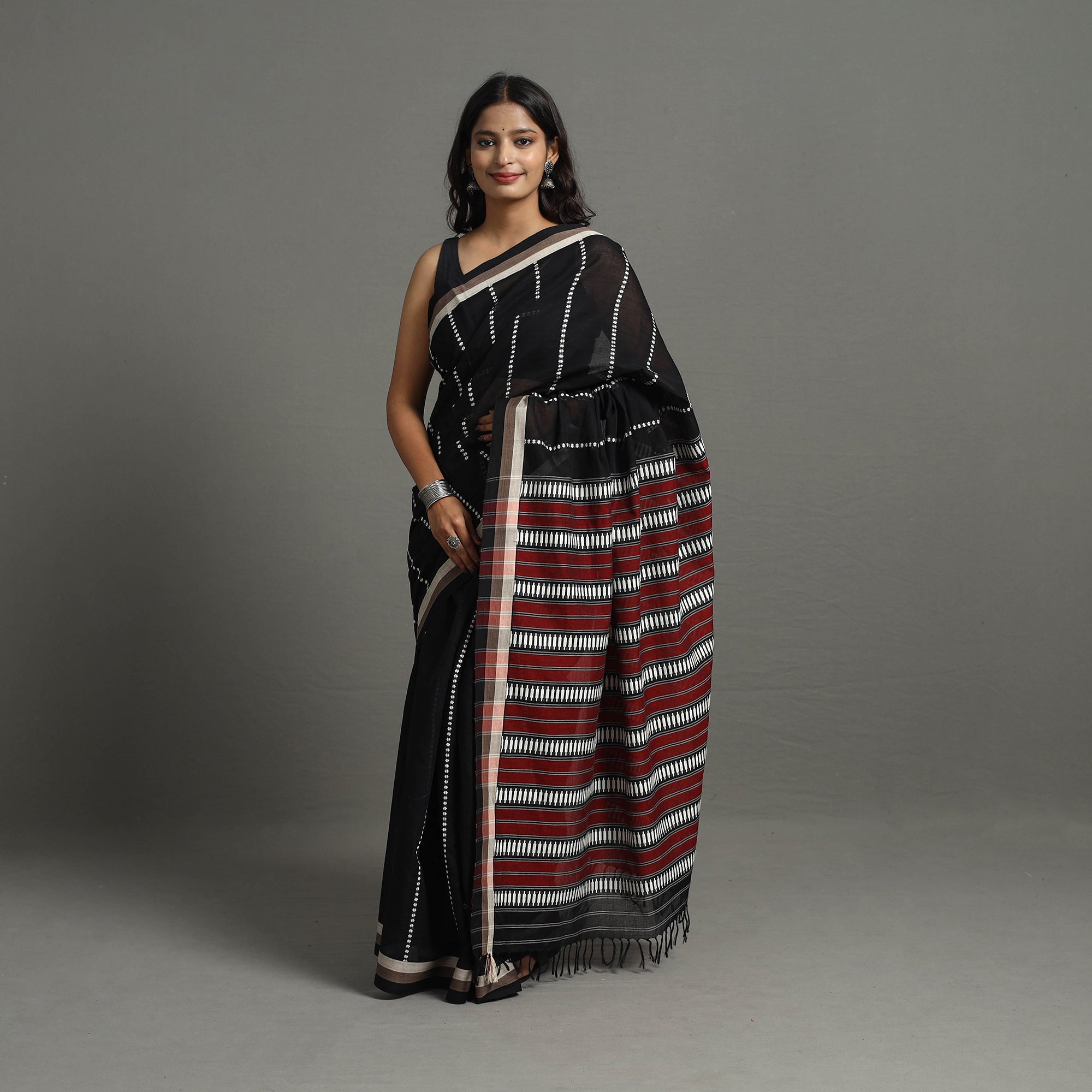SASHA Black - Bengal Handwoven Cotton Begampuri Saree 06