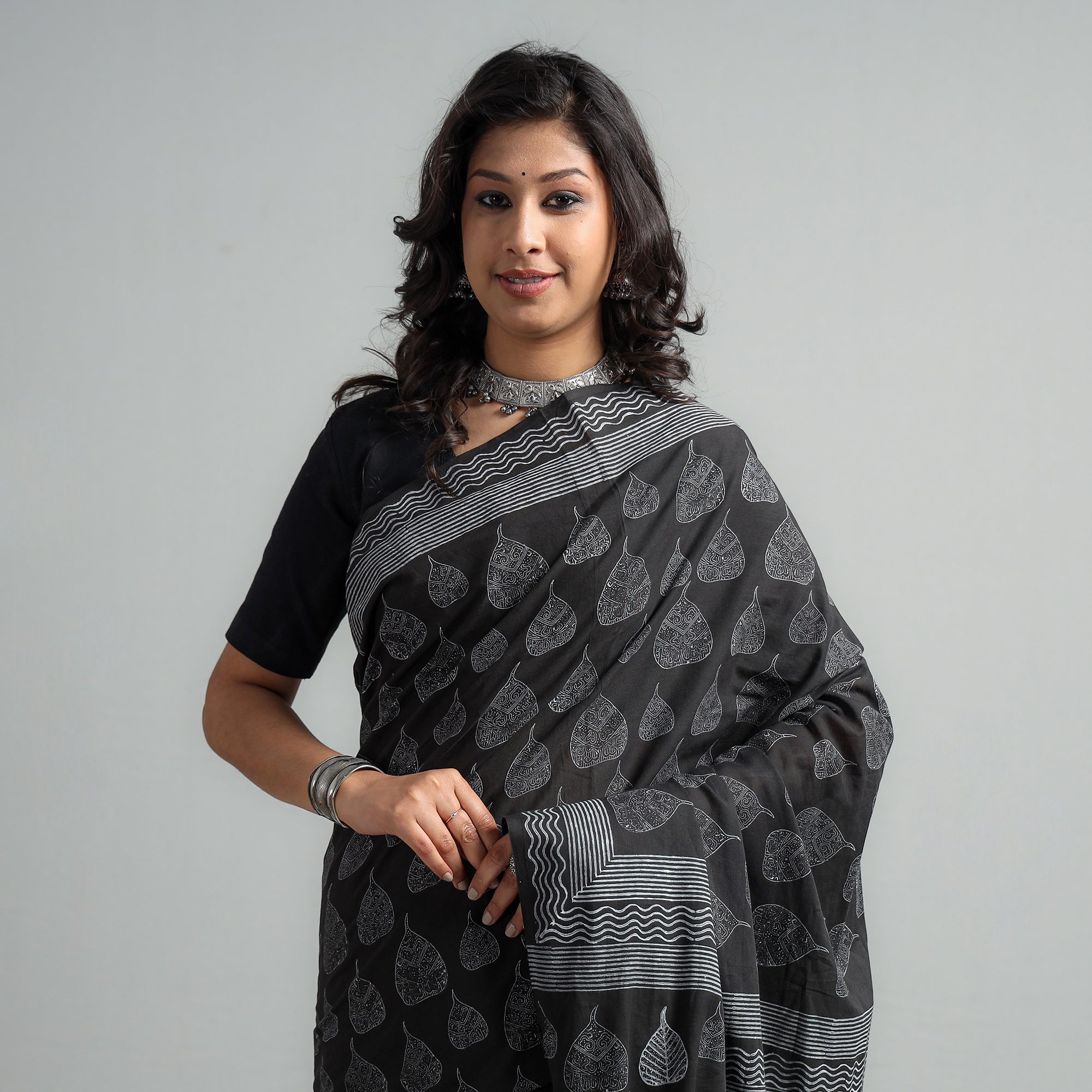 SANTOSH KUMAR DHANOPIA Black - Block Printed Mul Cotton Sanganeri Saree - view 4