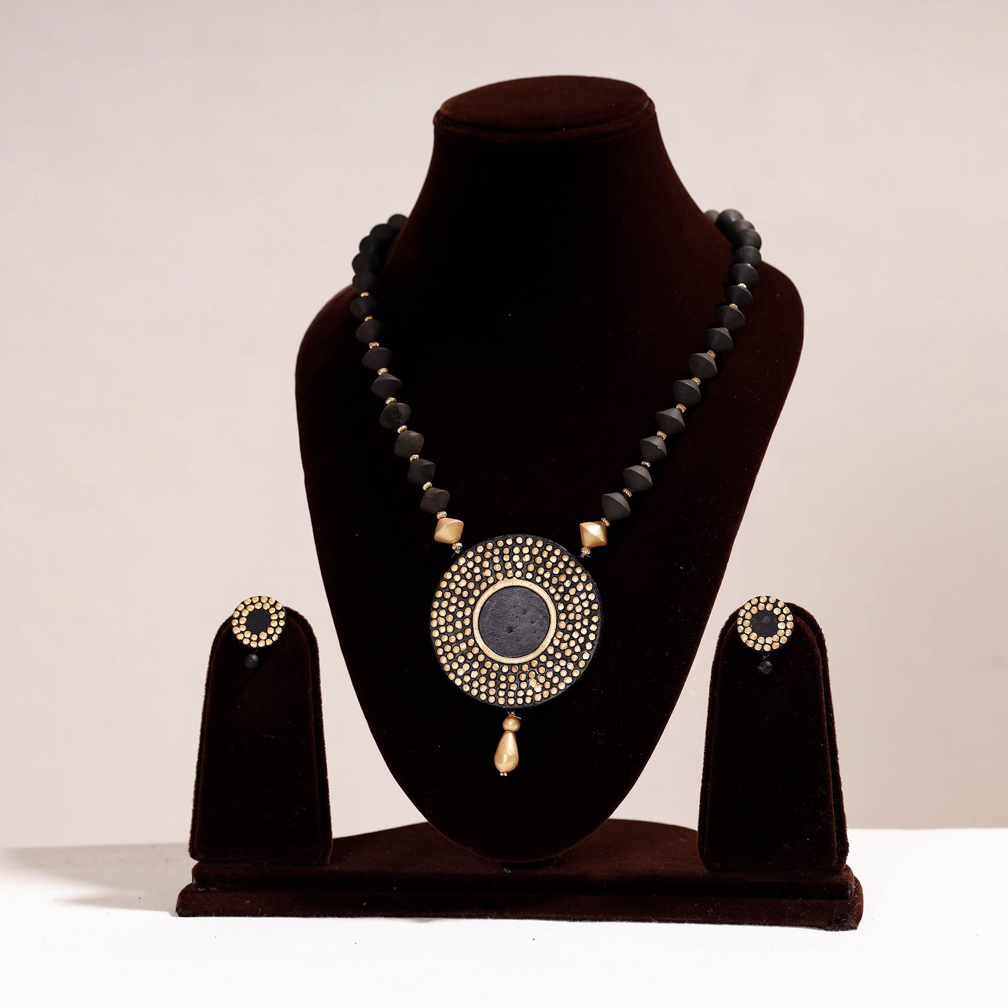 KHUSHBASH - HAPPY LOOM OF EAST Bishnupur Handpainted Terracotta Necklace Set 01