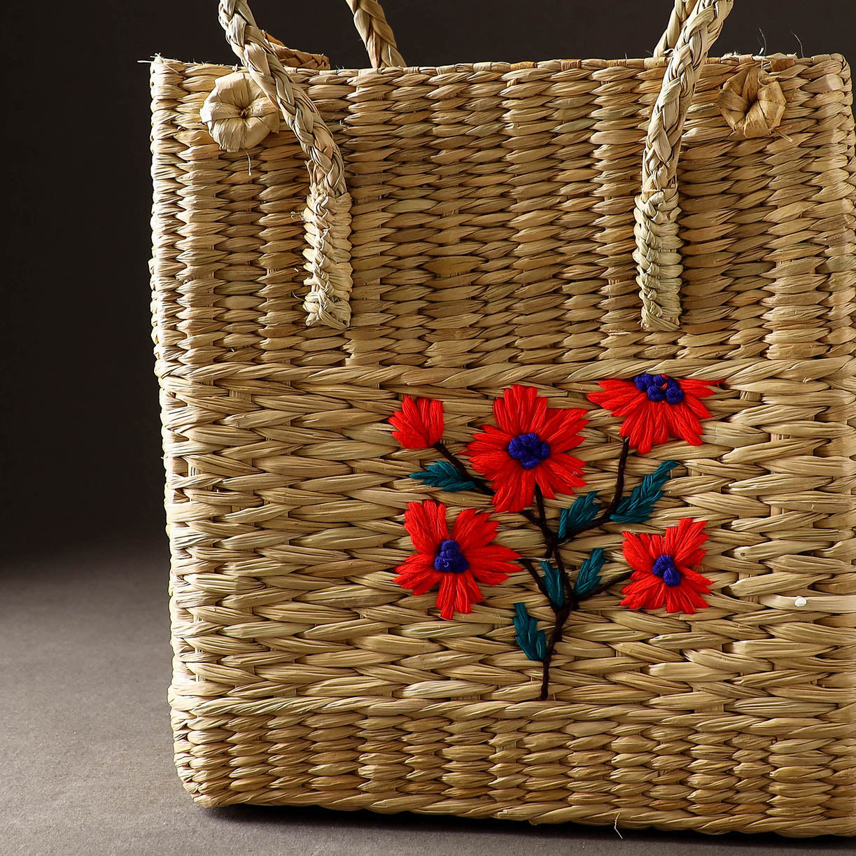 ITOKRI CRAFTS INITIATIVE Beige - Handcrafted Natural Water Reed Embroidered Shopping Bag - view 3