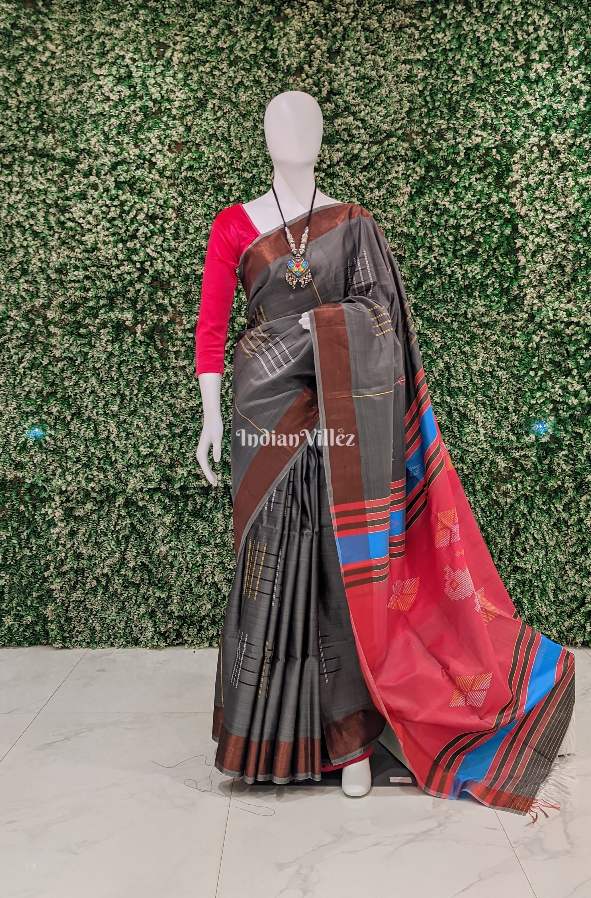 IndianVillèz Gray Handloom Soft Silk Saree – Women's