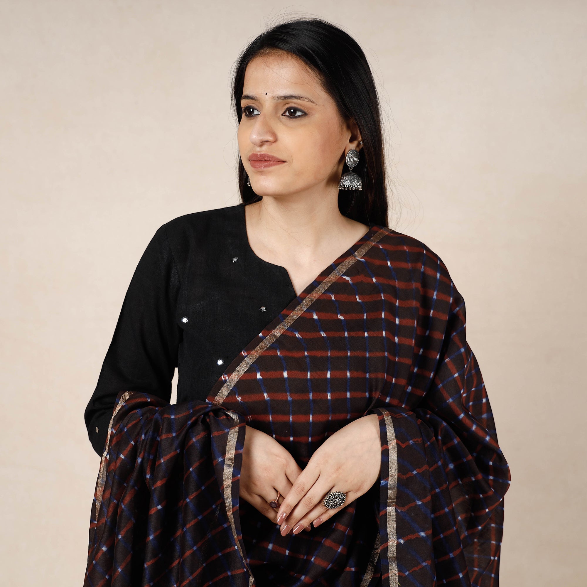 LEHARIYA BY BADSHAH MIYAN Brown - Leheriya Tie-Dye Mothra Chanderi Silk Dupatta with Tassels - view 3