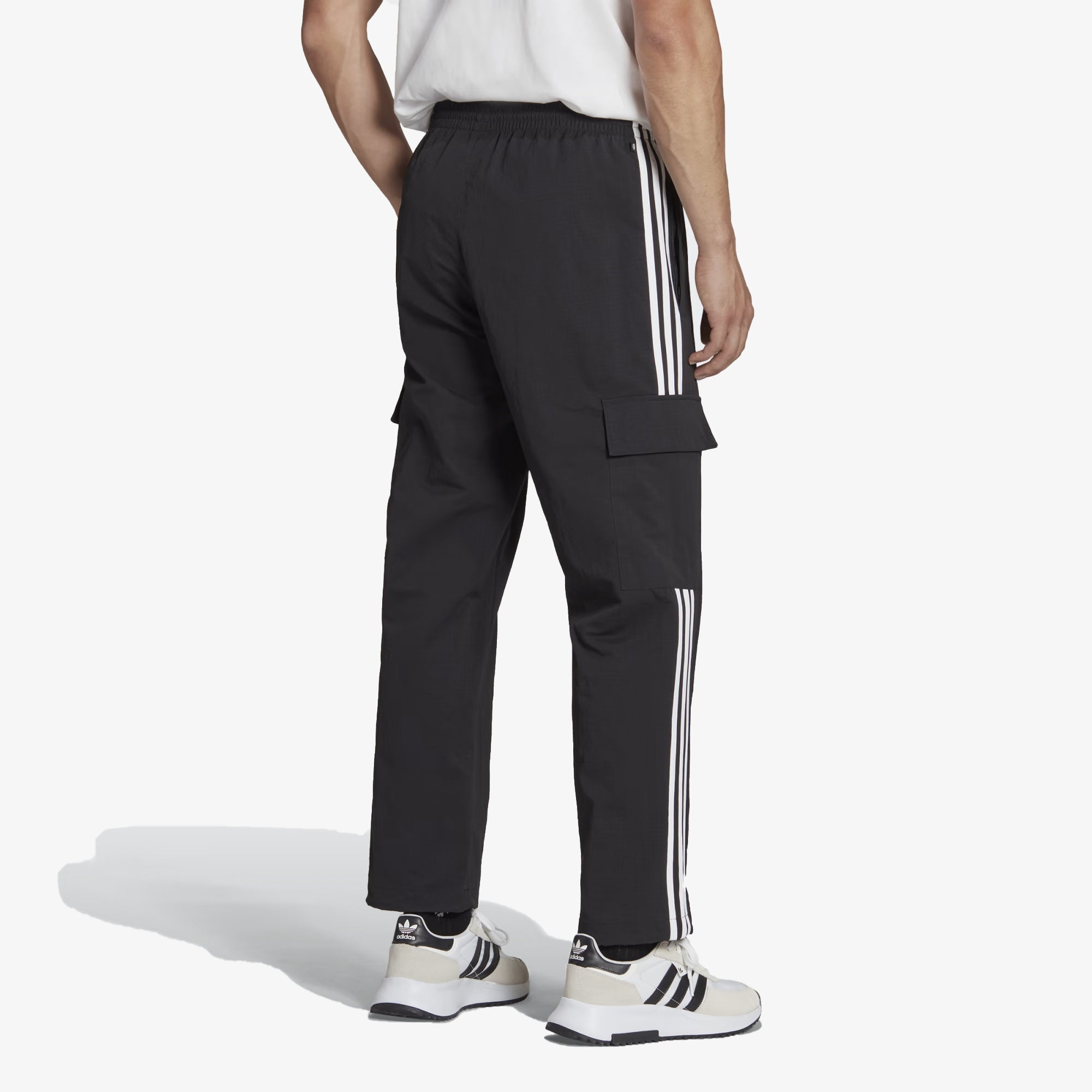 Adidas Originals | ADICOLOR CLASSICS 3-STRIPES CARGO PANTS { BLACK