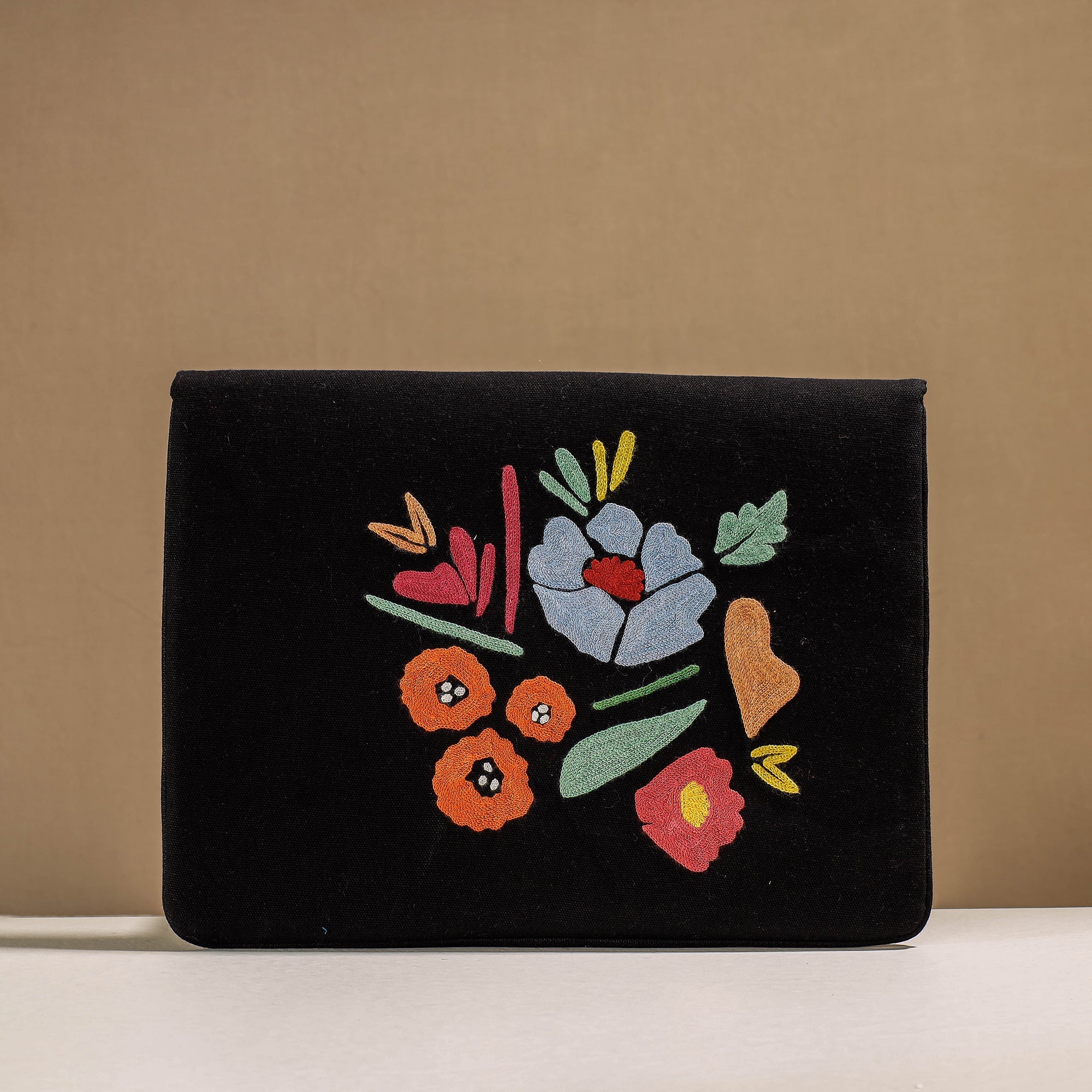 ITOKRI CRAFTS INITIATIVE Aari Hand Embroidery Cotton Duck IPad Sleeve (10 x 13 in)