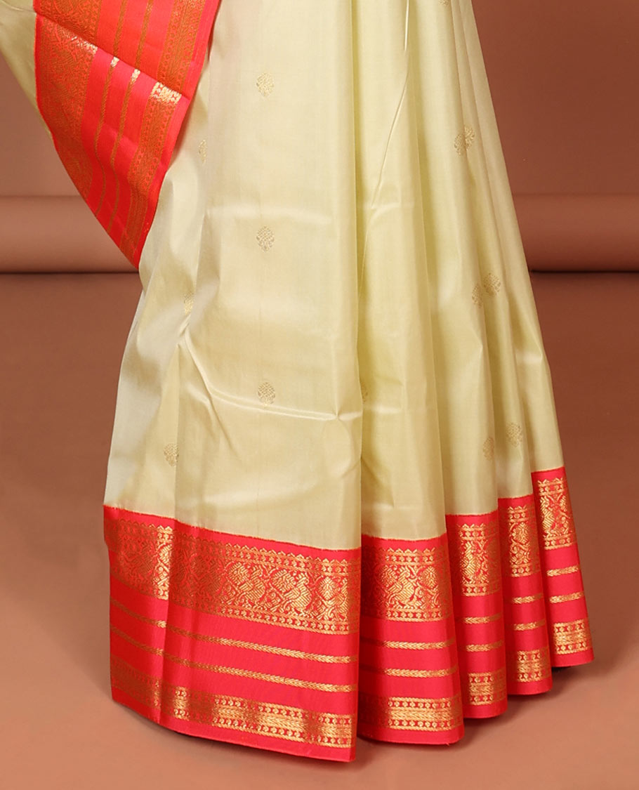 Pothys Cream floral buttas silk saree with korvai border of rekku , mayil design & intricate jaal zari design pallu - view 4