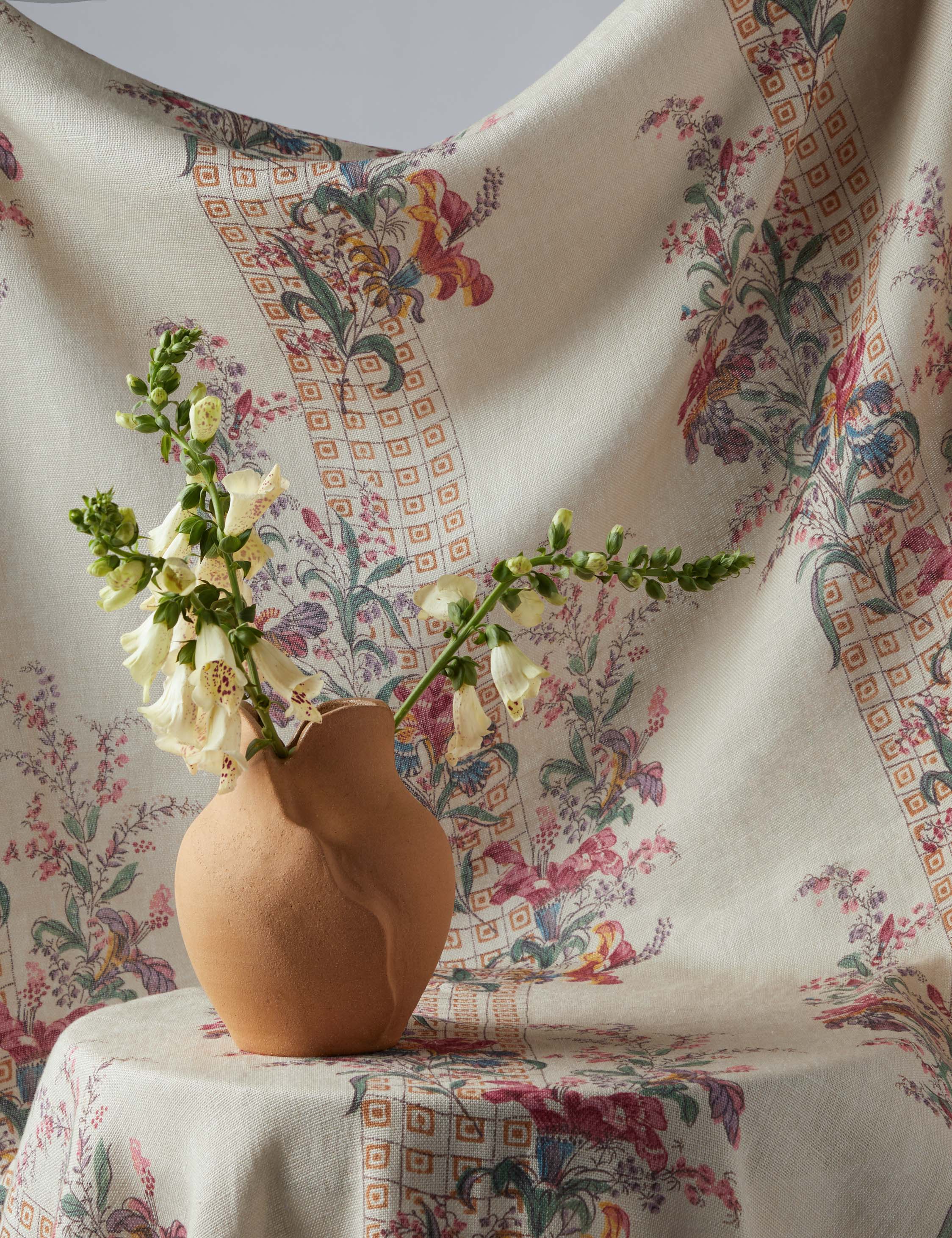 Lulu and Georgia Campden Linen Fabric by Heidi Caillier