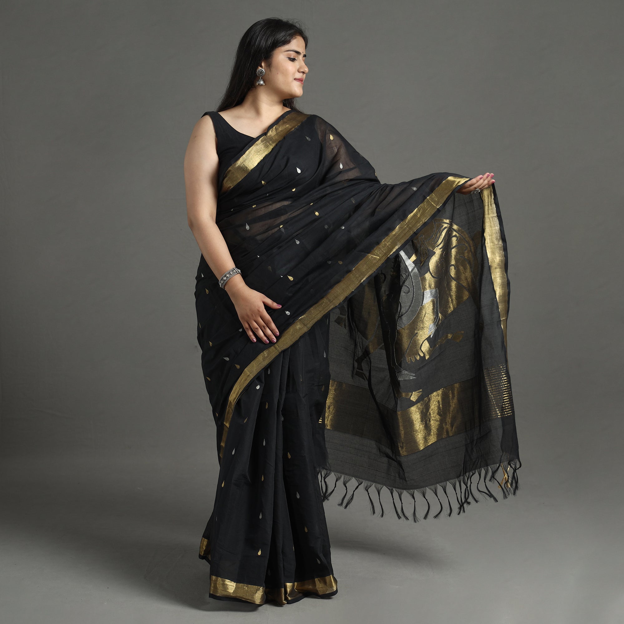 POCHAMPALLY IKAT WEAVES BY GOVARDHAN Black - Handspun Handloom Venkatgiri Full Zari Work Fine Cotton Saree 16 - view 2
