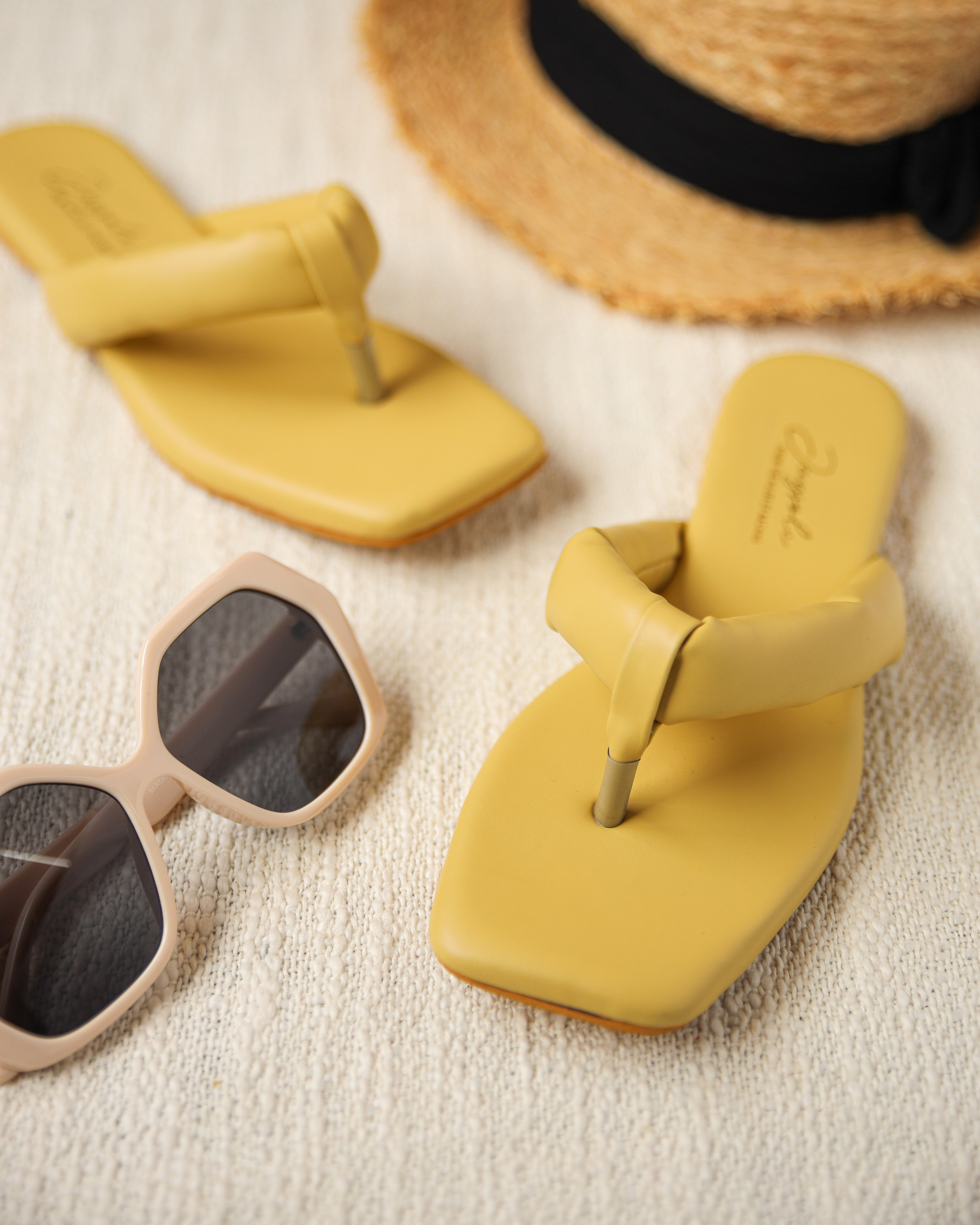 Aachho Strawlight Open Toe Flats