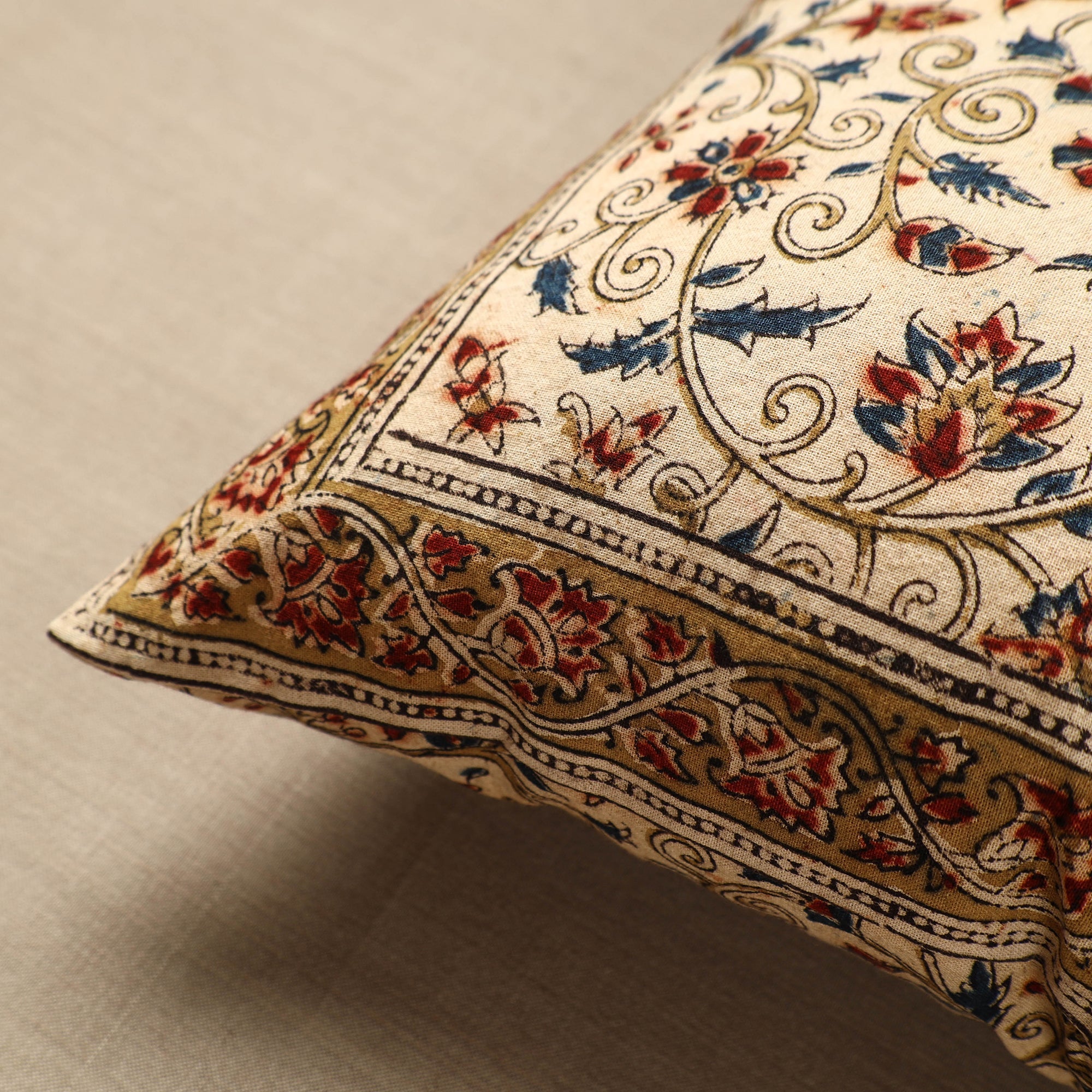 PITCHUKA SRINIVAS KALAMKARI PEDANA Beige - Original Pedana Block Print Cotton Kalamkari Cushion Cover 26 - view 2