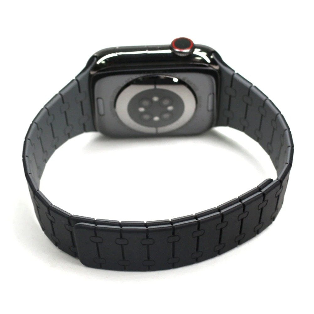 Million Cases Strive Exclusive Magnetic Wrist Strap for Apple Watch - view 12
