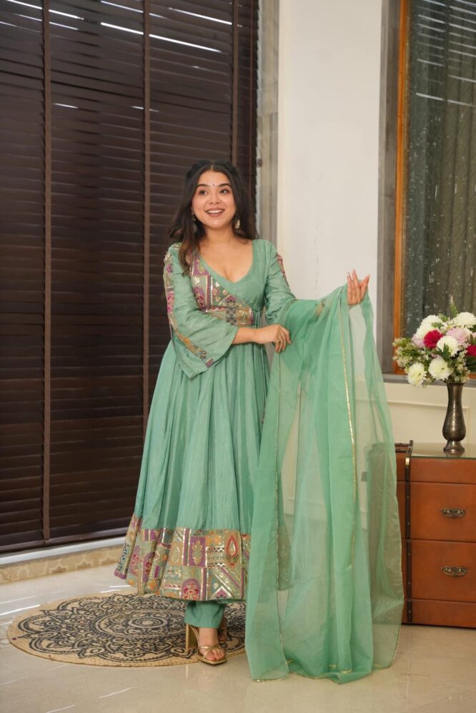 Idaho-o Janitha green suit set - view 3