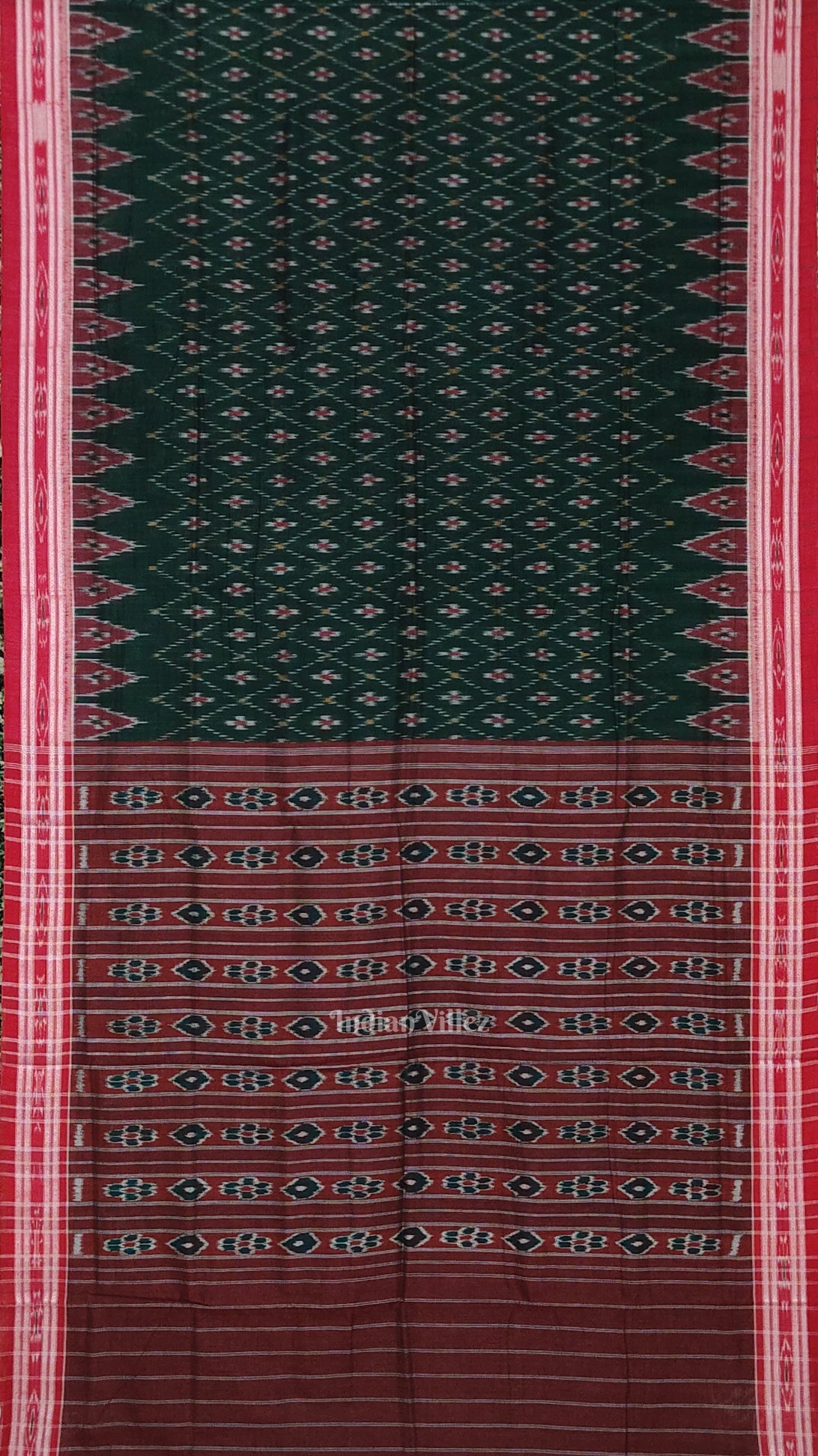IndianVillèz Green Red Mayur Chandrika Maniabandha Cotton Saree