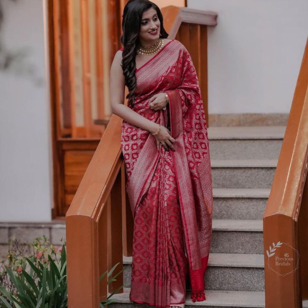 Roposo Clout Women's Banarasi Style Kanjivaram Silk Saree