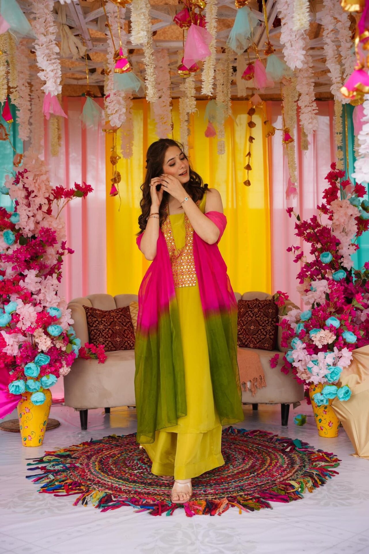 Idaho0 Aahana mustard cosmos suit set