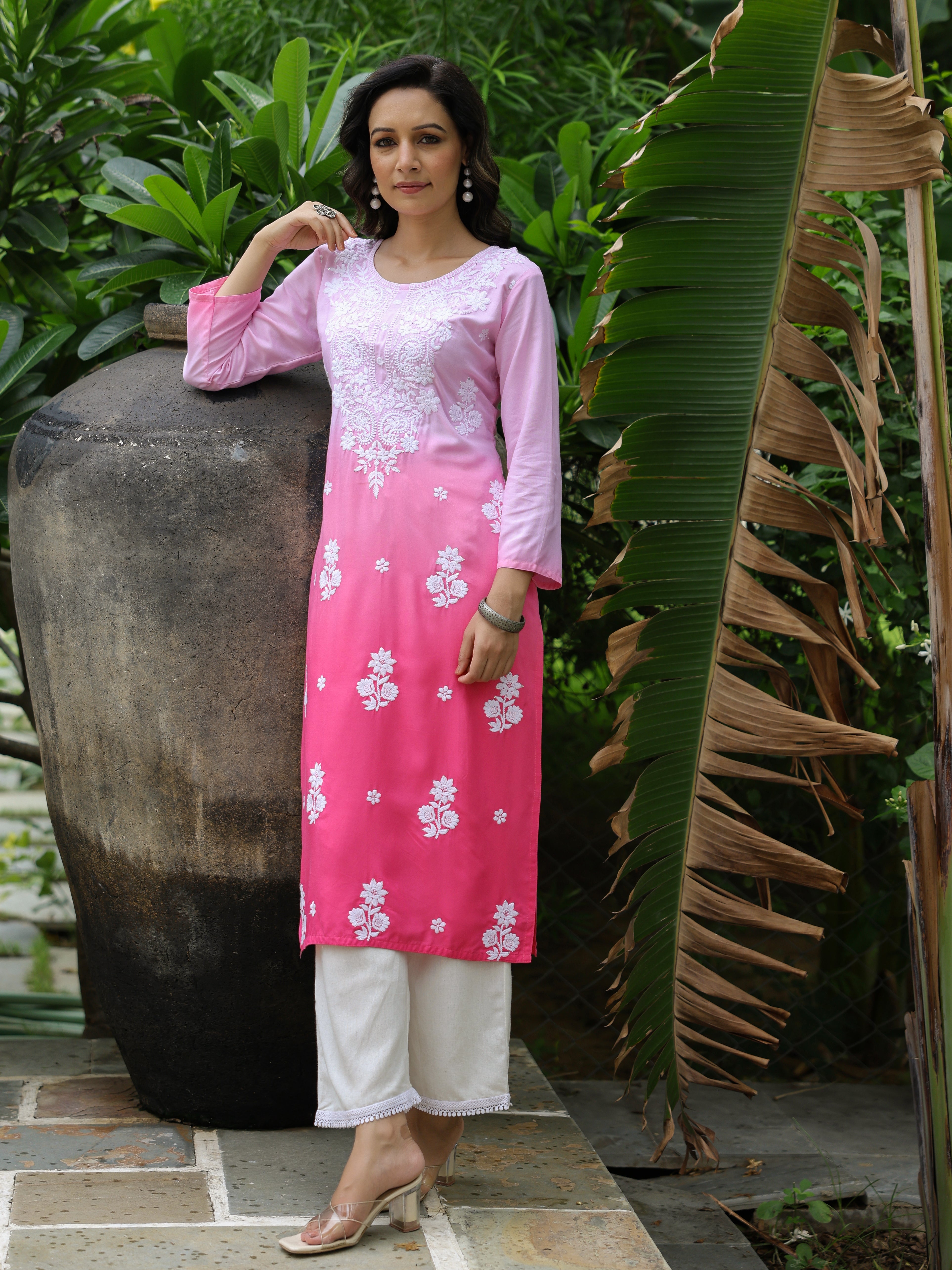 Fashor Blue Ombre Dyed & Chikankari Embroidered Straight Fit Kurta - Pink - view 5