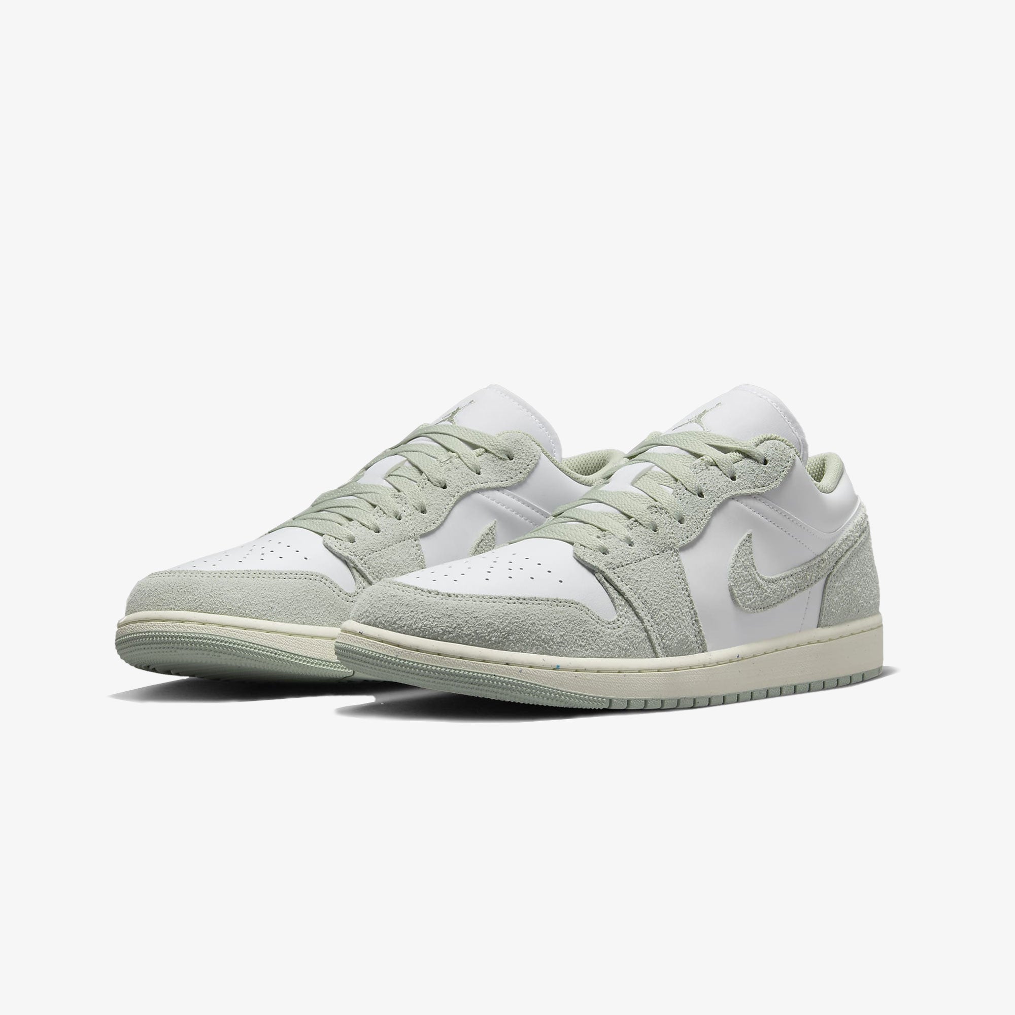Jordan | AIR JORDAN 1 LOW SE { WHITE/SEAFOAM-SAIL - view 2