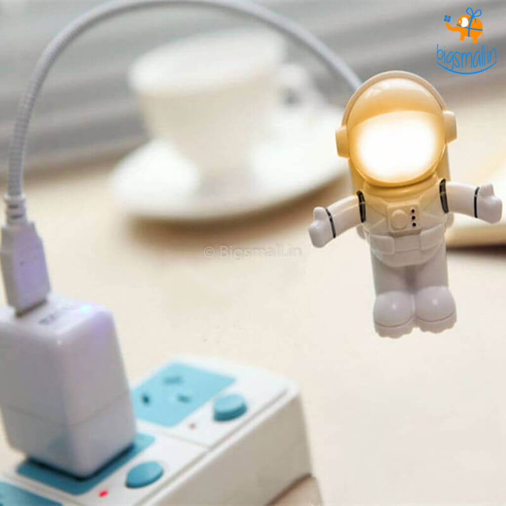 Porffitto Astronaut USB Night Light - view 5