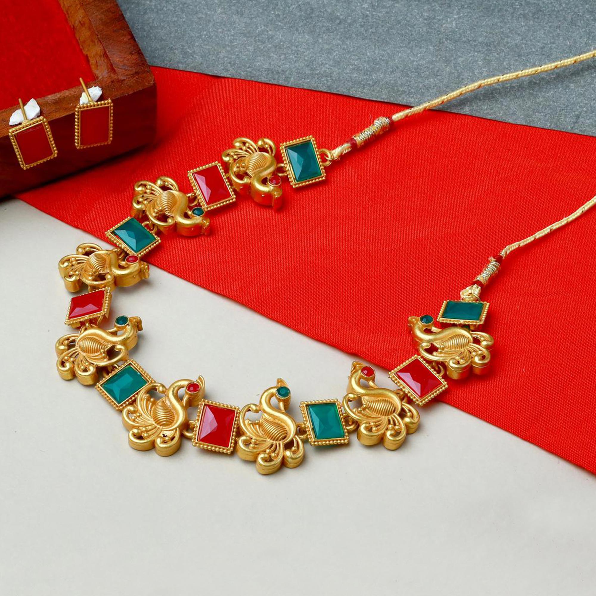 Peachmode Gold Plated Alloy Choker Set