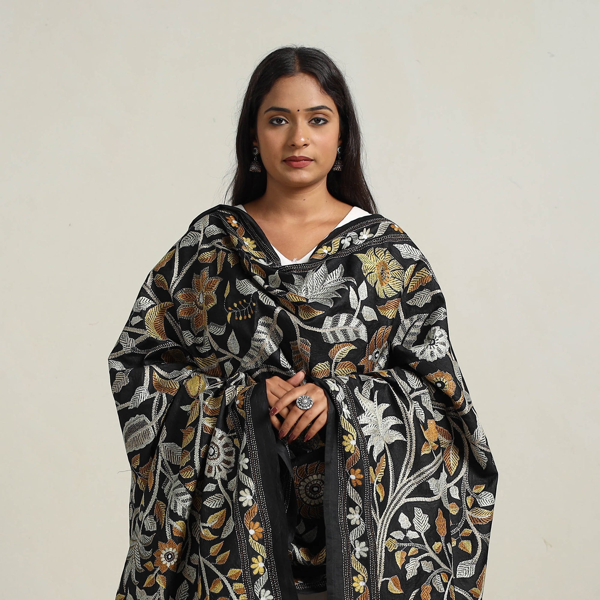 KHUSHBASH - HAPPY LOOM OF EAST Black - Bengal Handloom Silk Kantha Embroidery Dupatta 17 - view 2