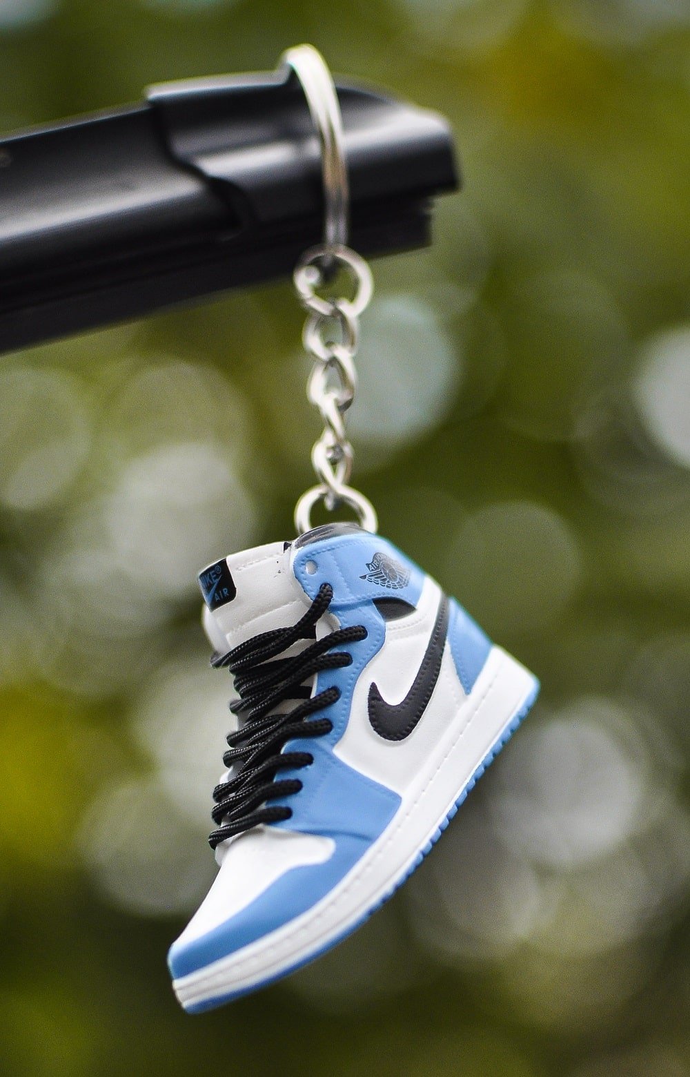 Kicks Machine 3D Sneaker Keychain AJ1 UNC - view 2