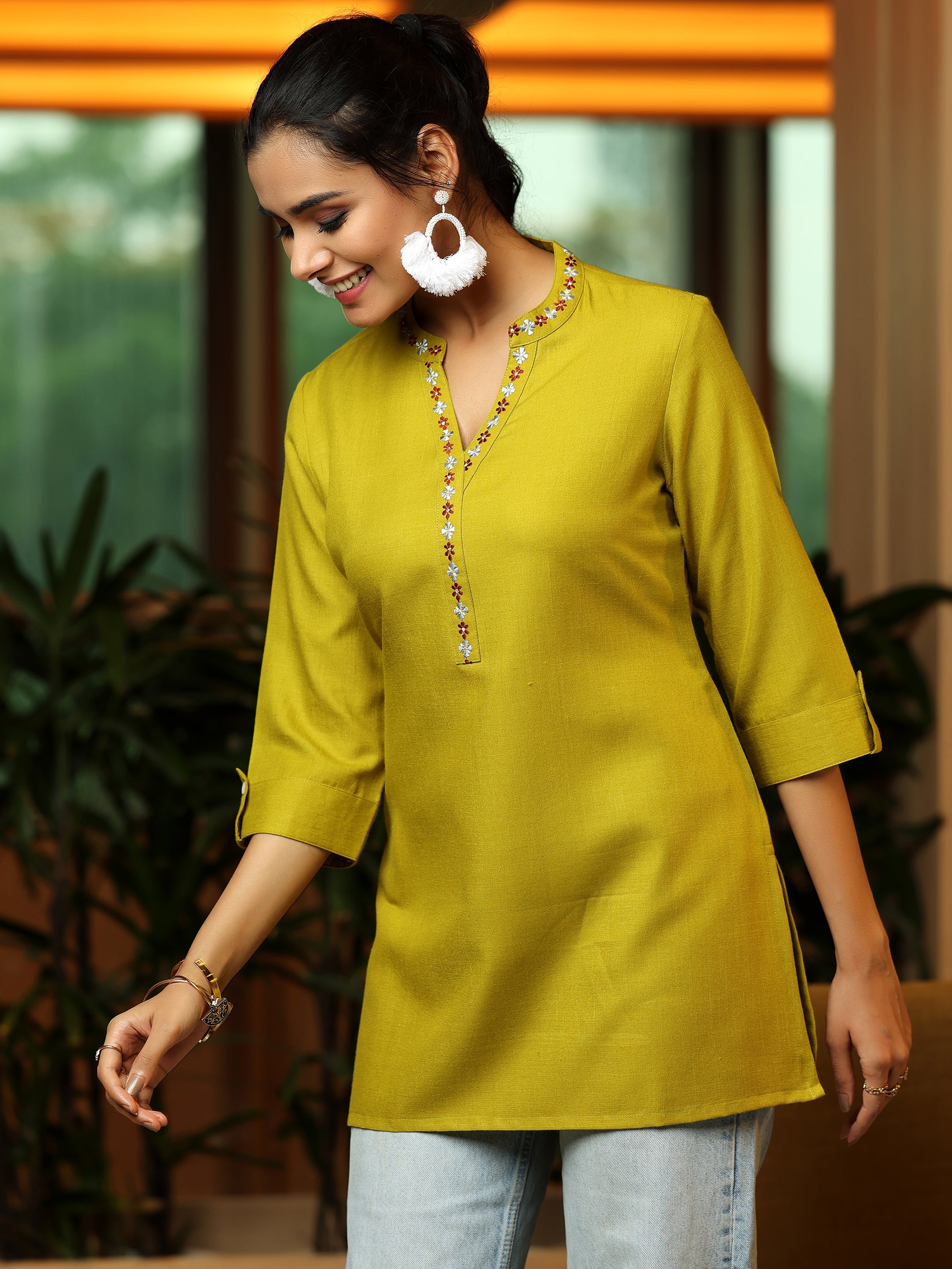 Libas Green Solid Cotton Blend Straight Kurti - view 2