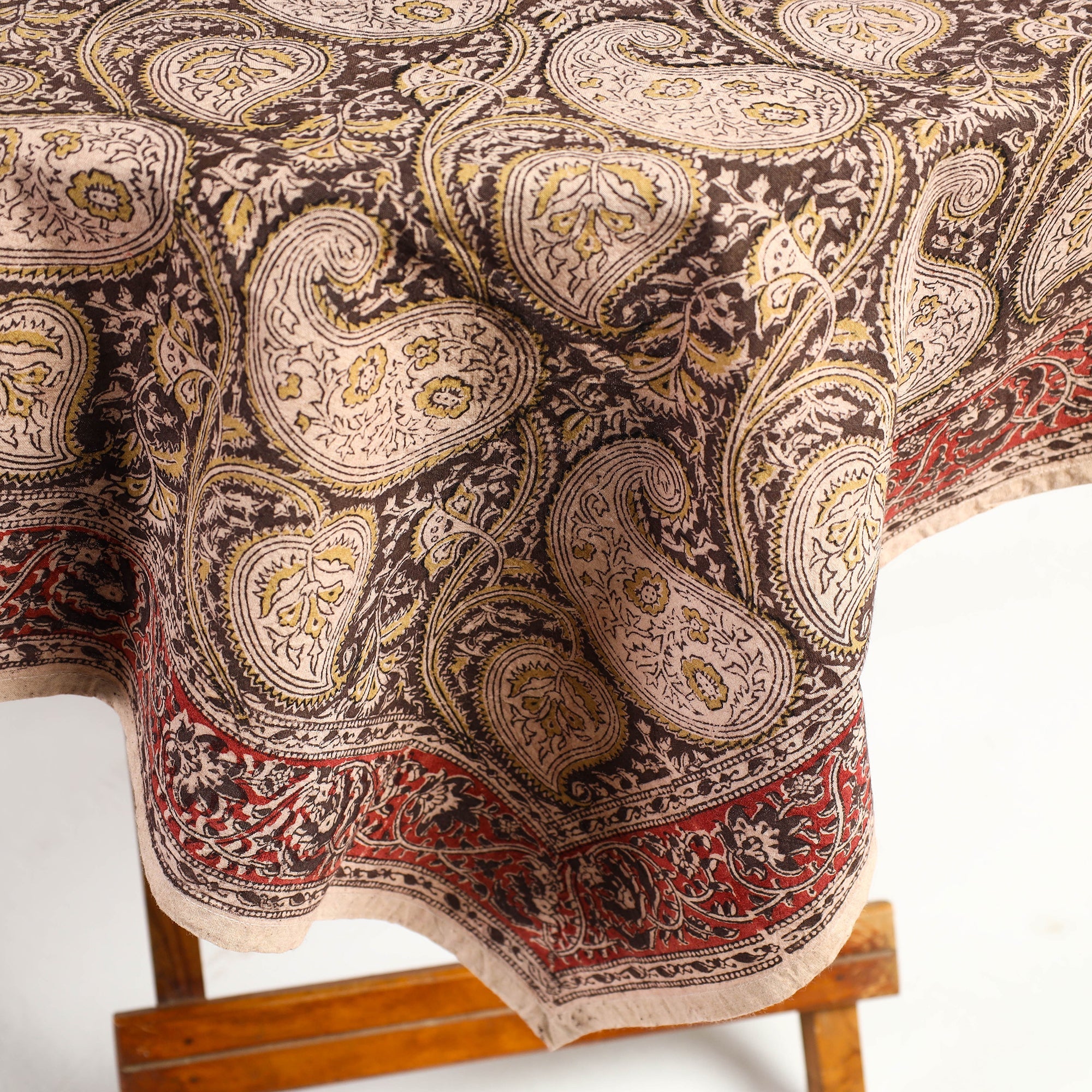 PITCHUKA SRINIVAS KALAMKARI PEDANA Beige - Original Pedana Kalamkari Block Printed Cotton Table Cover (46 x 43 in) - view 2