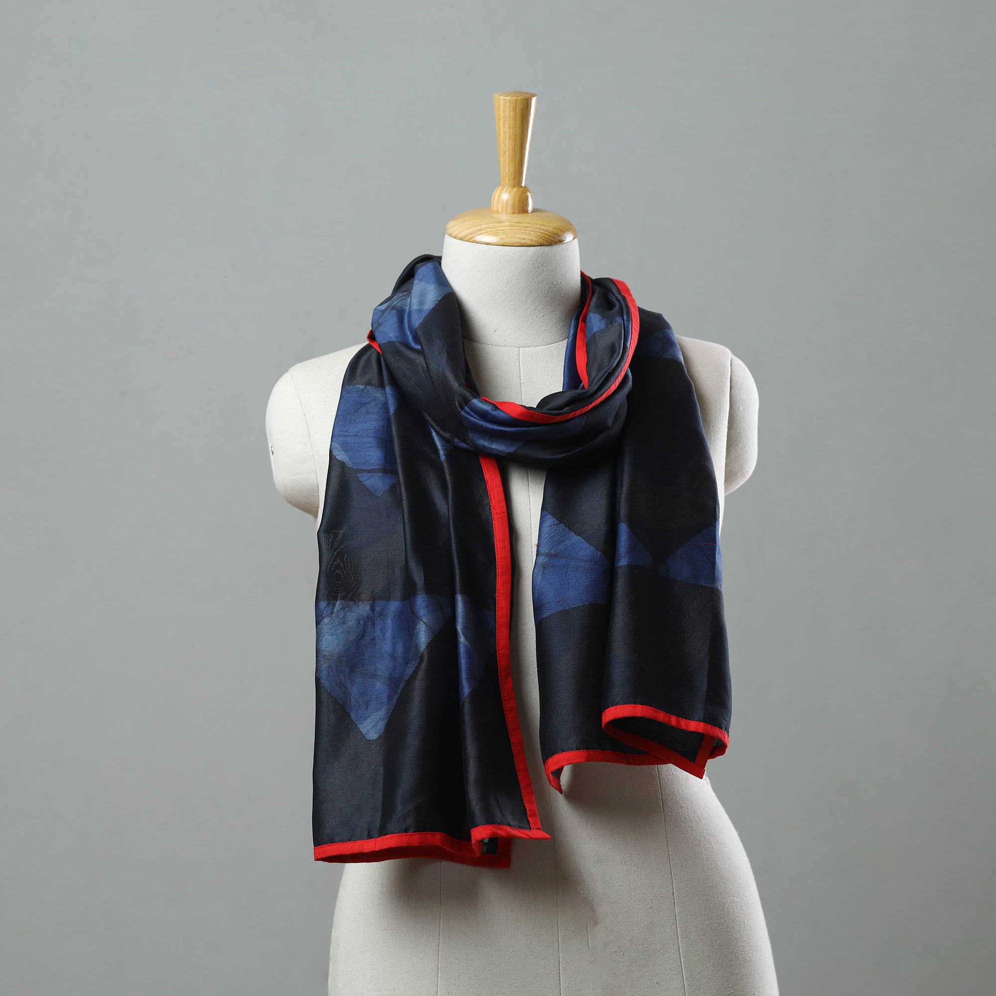 Tie dye stole – STOLES & SCARVES Black - Chanderi Silk Nui Shibori Tie & Dye Stole 09
