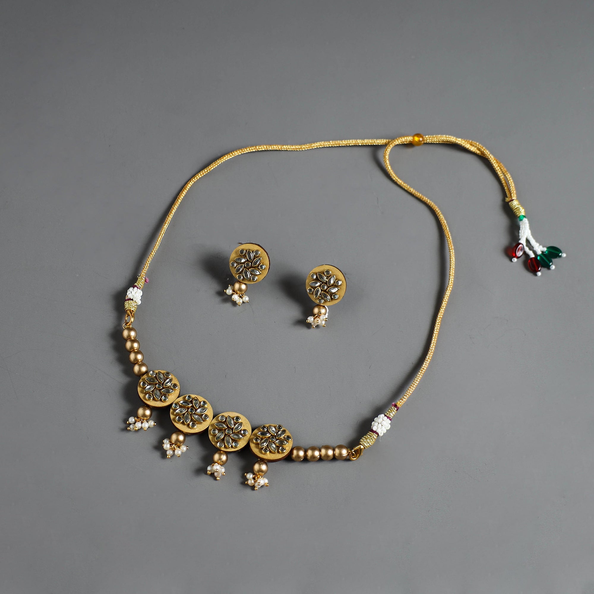 DIVINE GUIDANCE CREATIONS Handmade Kundan & Beadwork Choker Necklace Set 09 - view 2