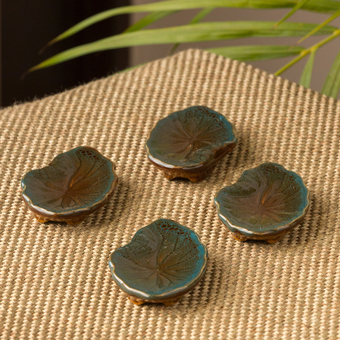 EXCLUSIVELANE 'Amber & Teal' Studio Pottery Chopstick Rests In Ceramic (Set Of 4)