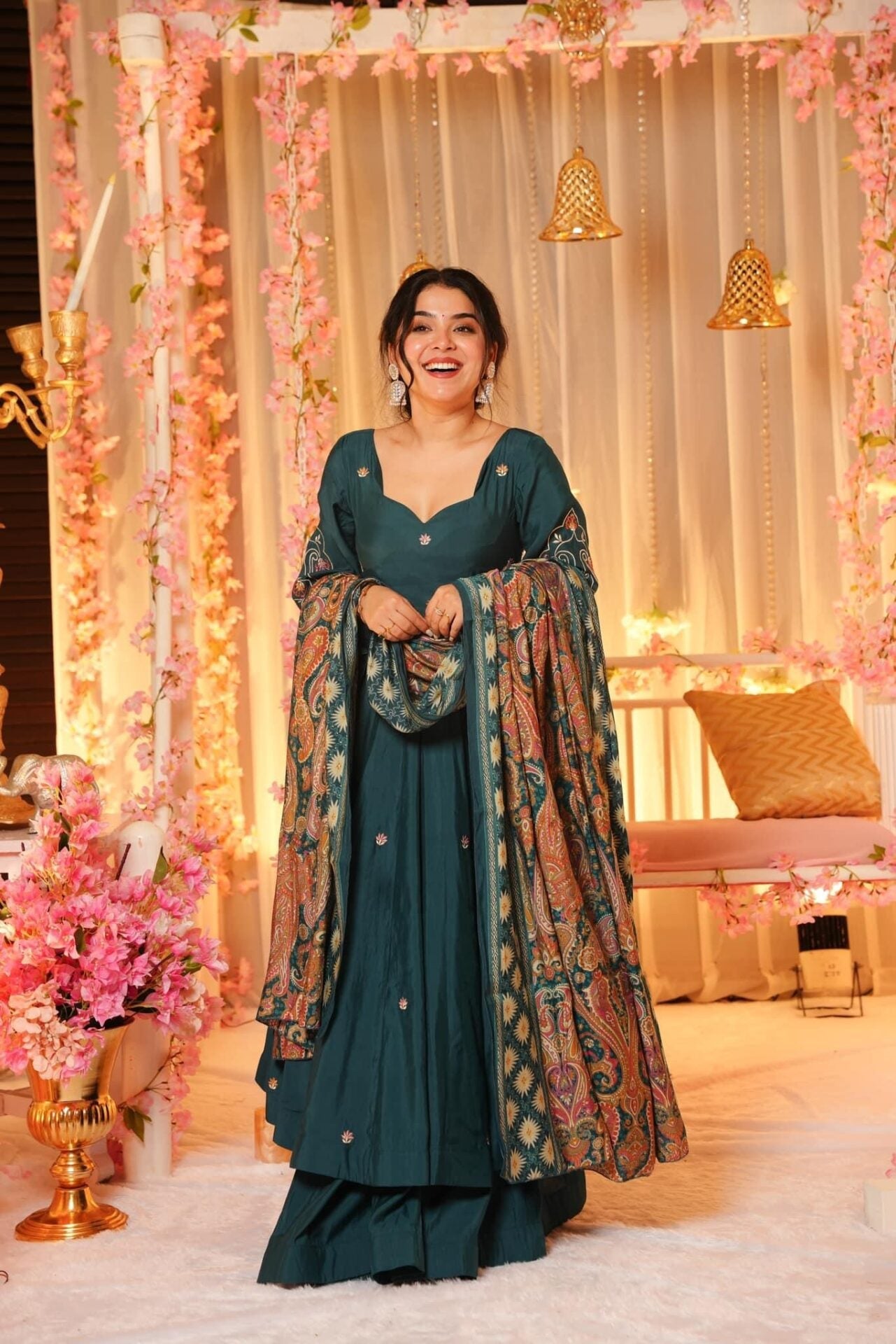 Idaho-o Kamakshee muslin suit set