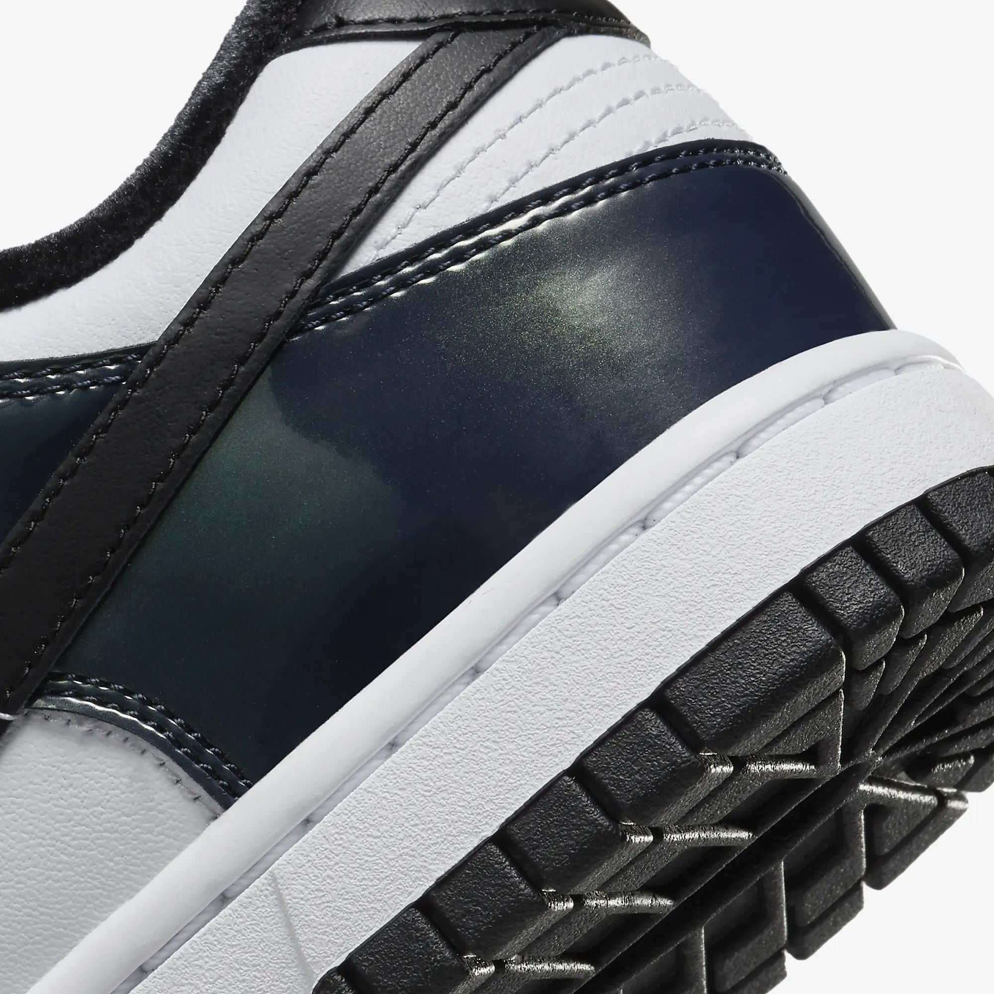 Nike | DUNK LOW SE { BLACK/BLACK-MULTI-COLOR-WHITE - view 4