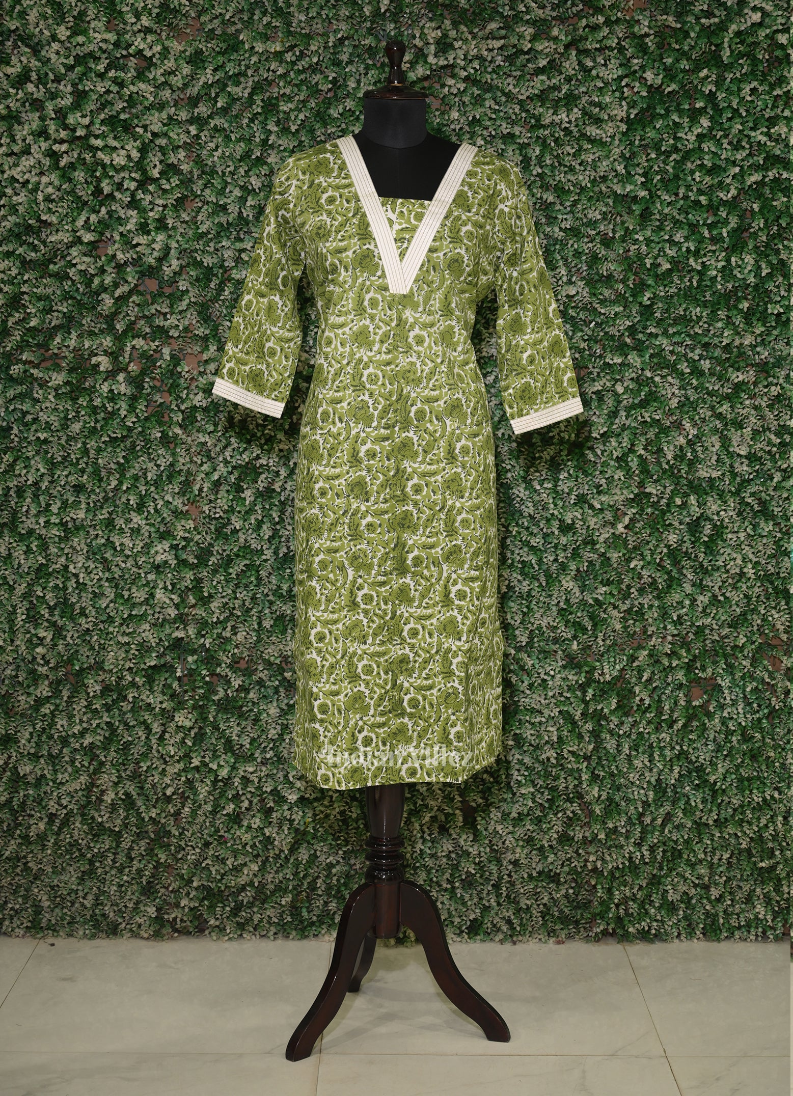 IndianVillèz Green Cotton Block Printed Kurti for Women