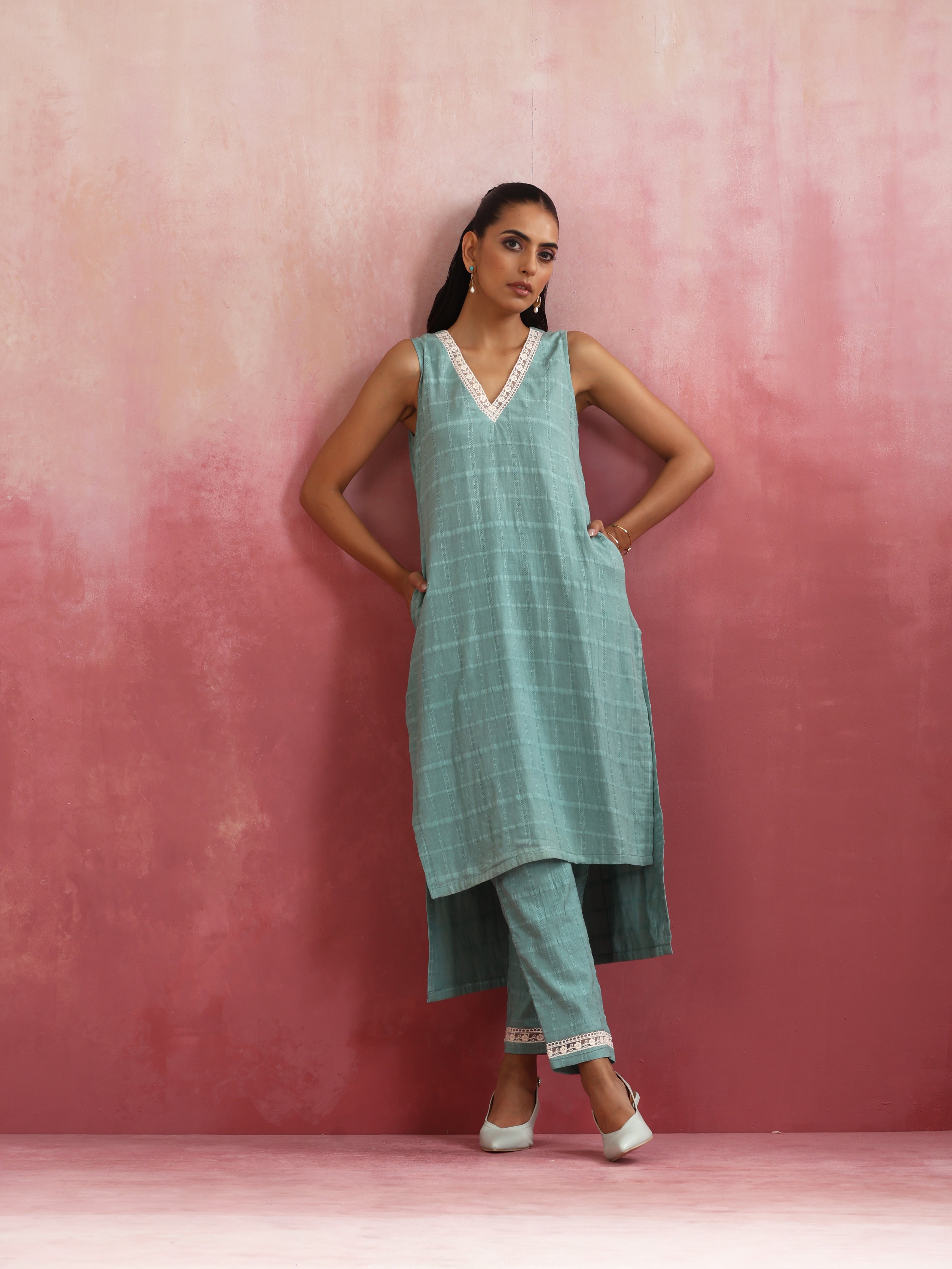 trueBrowns Aqua Blue Cotton Dobby High low Kurta Set - view 3